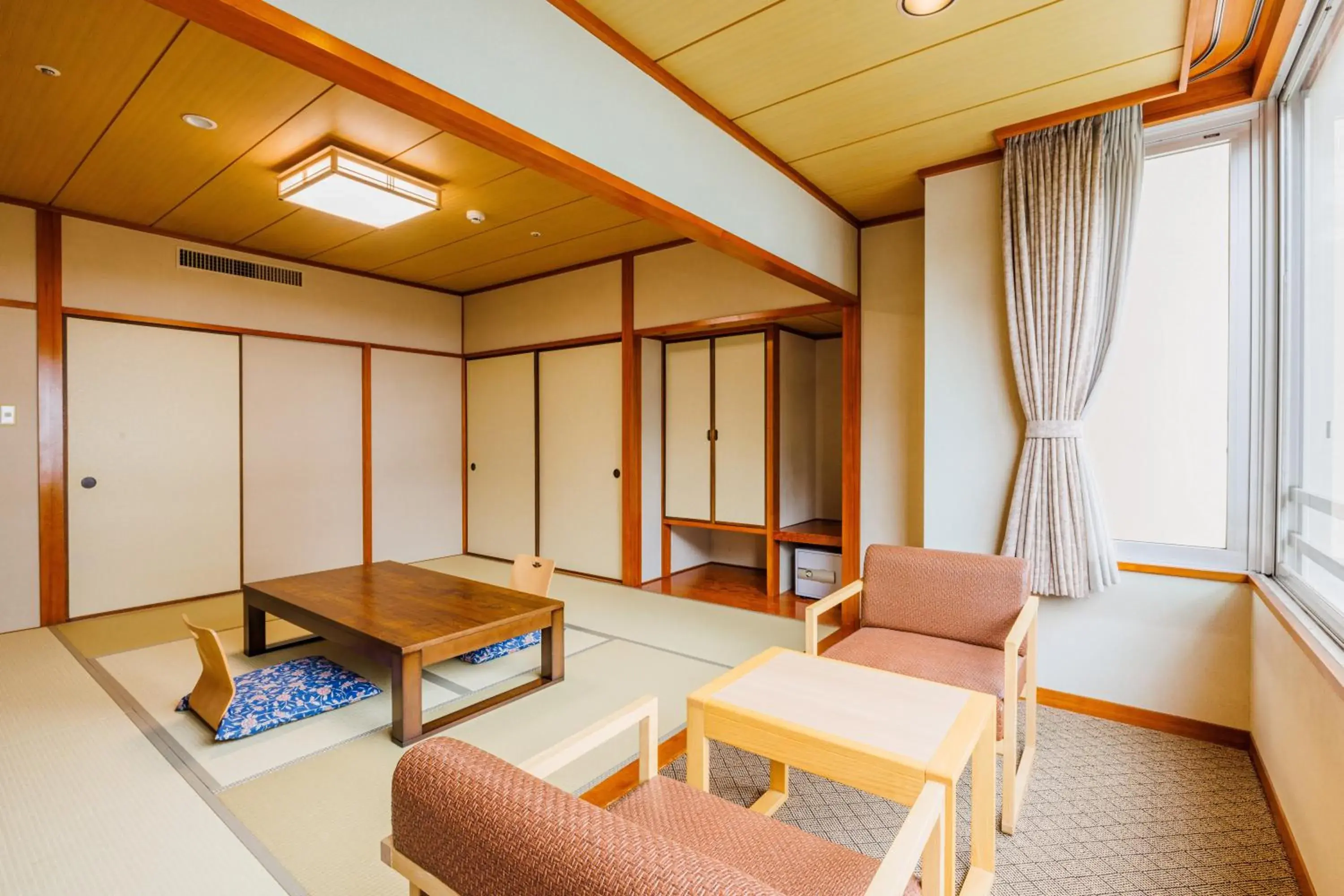 Japanese-style Room with 8 Tatami Non-Smoking (MAX 4 Adults) in KAMENOI HOTEL Itako Japanese-style Room with 8 Tatami Non-Smoking (MAX 4 Adults) in KAMENOI HOTEL Itako