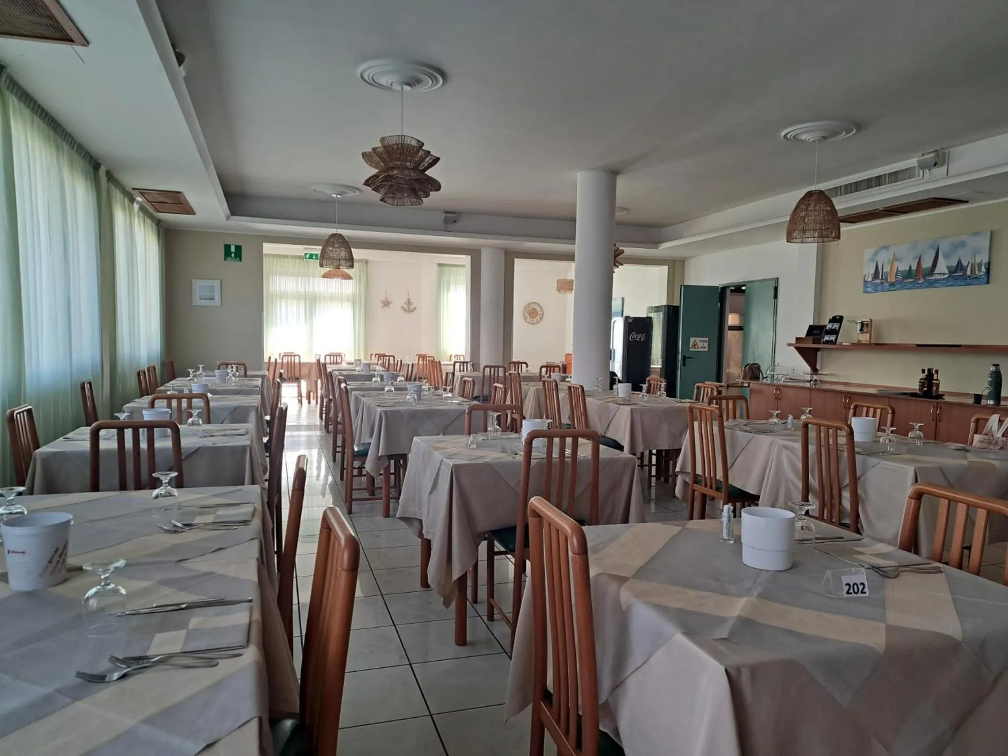 Restaurant/places to eat in Hotel Marebello