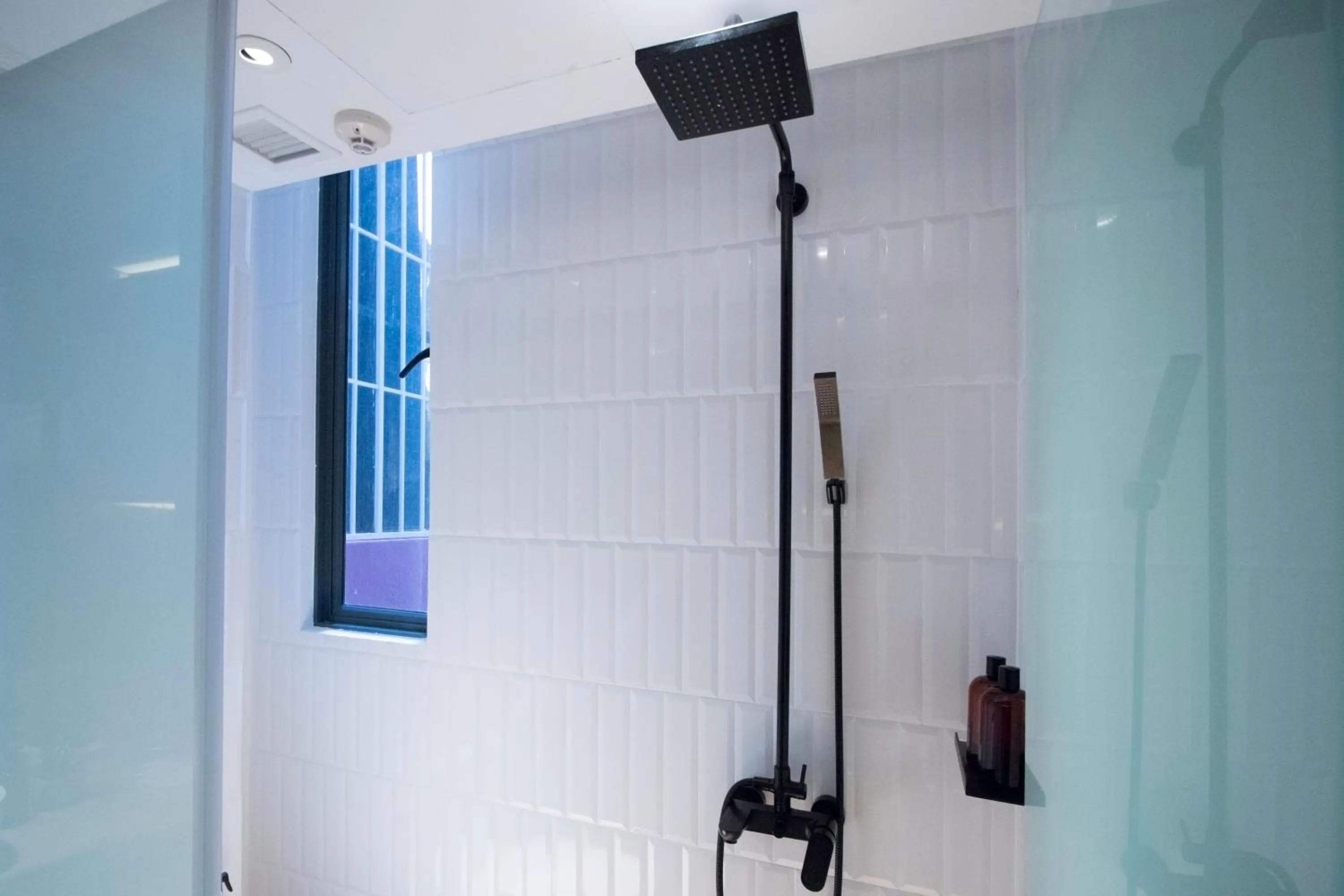 Shower in Hotel NuVe Elements