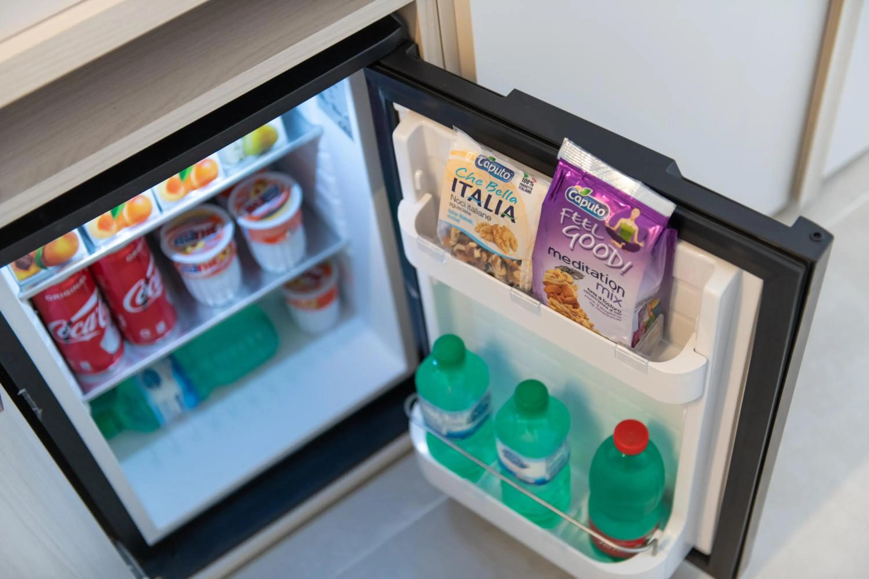 Drinks in Lux Caracciolo