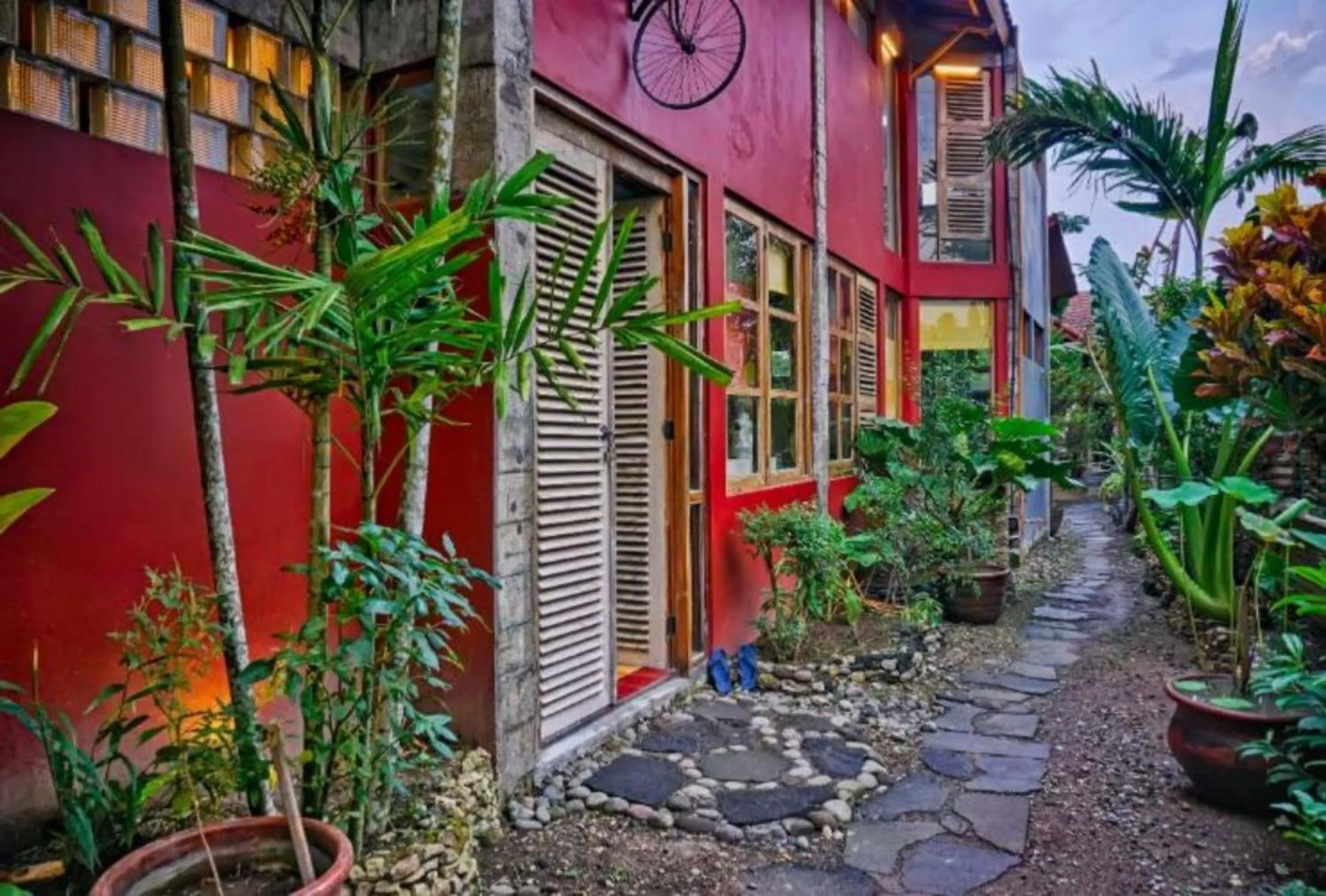 Facade/entrance in Lorong Homestay