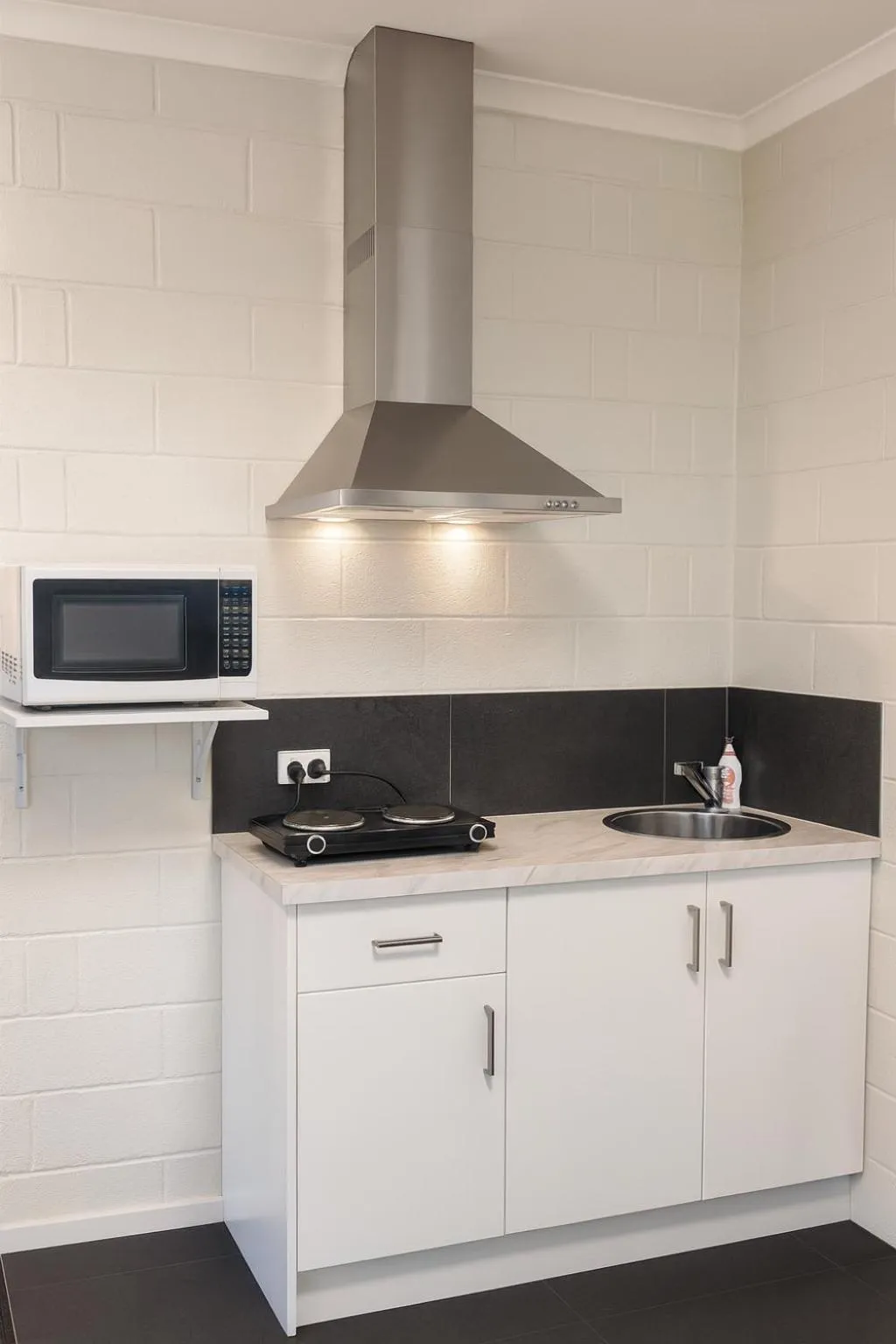 kitchen in The Mulgrave Motel