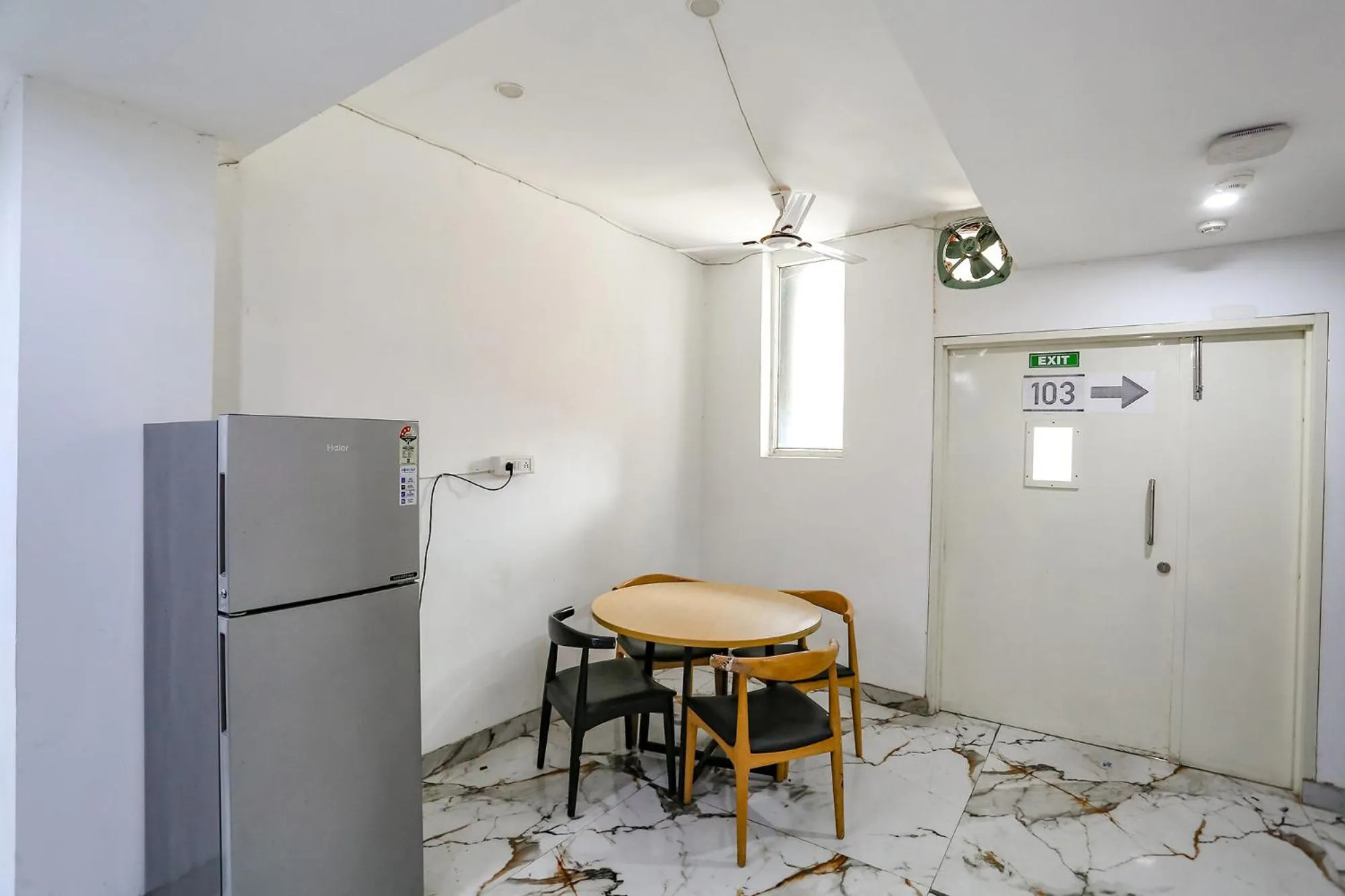 Dining area in FabHotel Vat