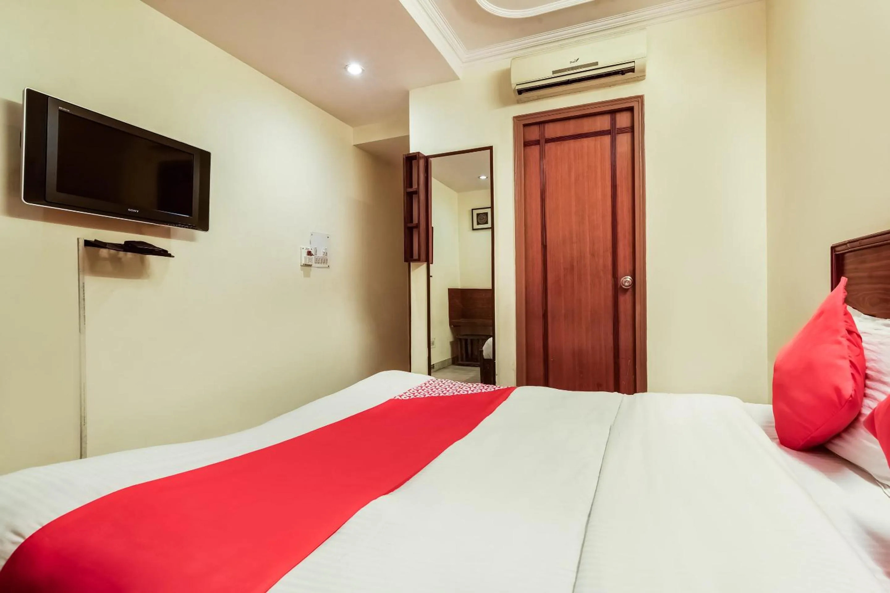 Bedroom, Bed in SPOT ON Hotel Kabila