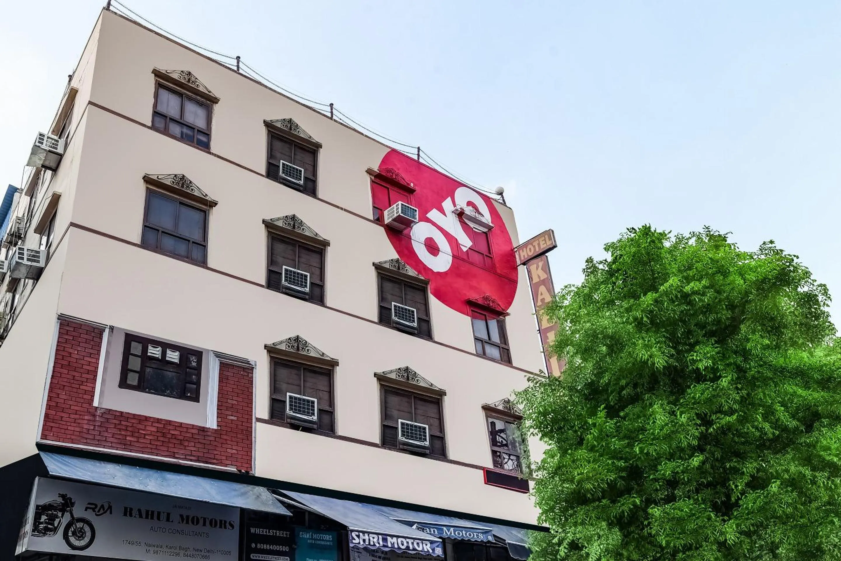 Facade/entrance in SPOT ON Hotel Kabila
