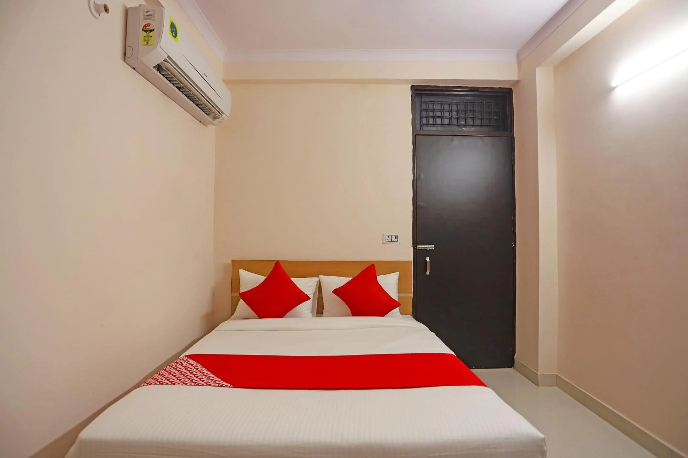 Bedroom, Bed in Hotel O Lal Residency