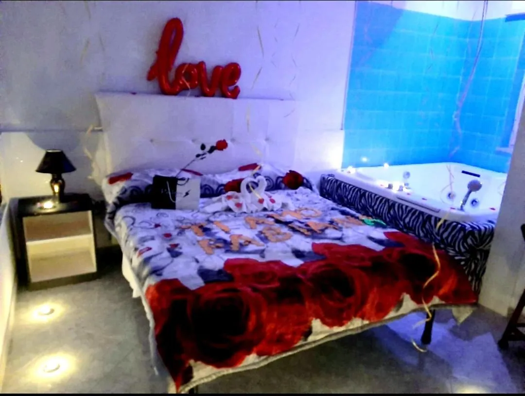 Bed in Hotel Napoleon-Cuore