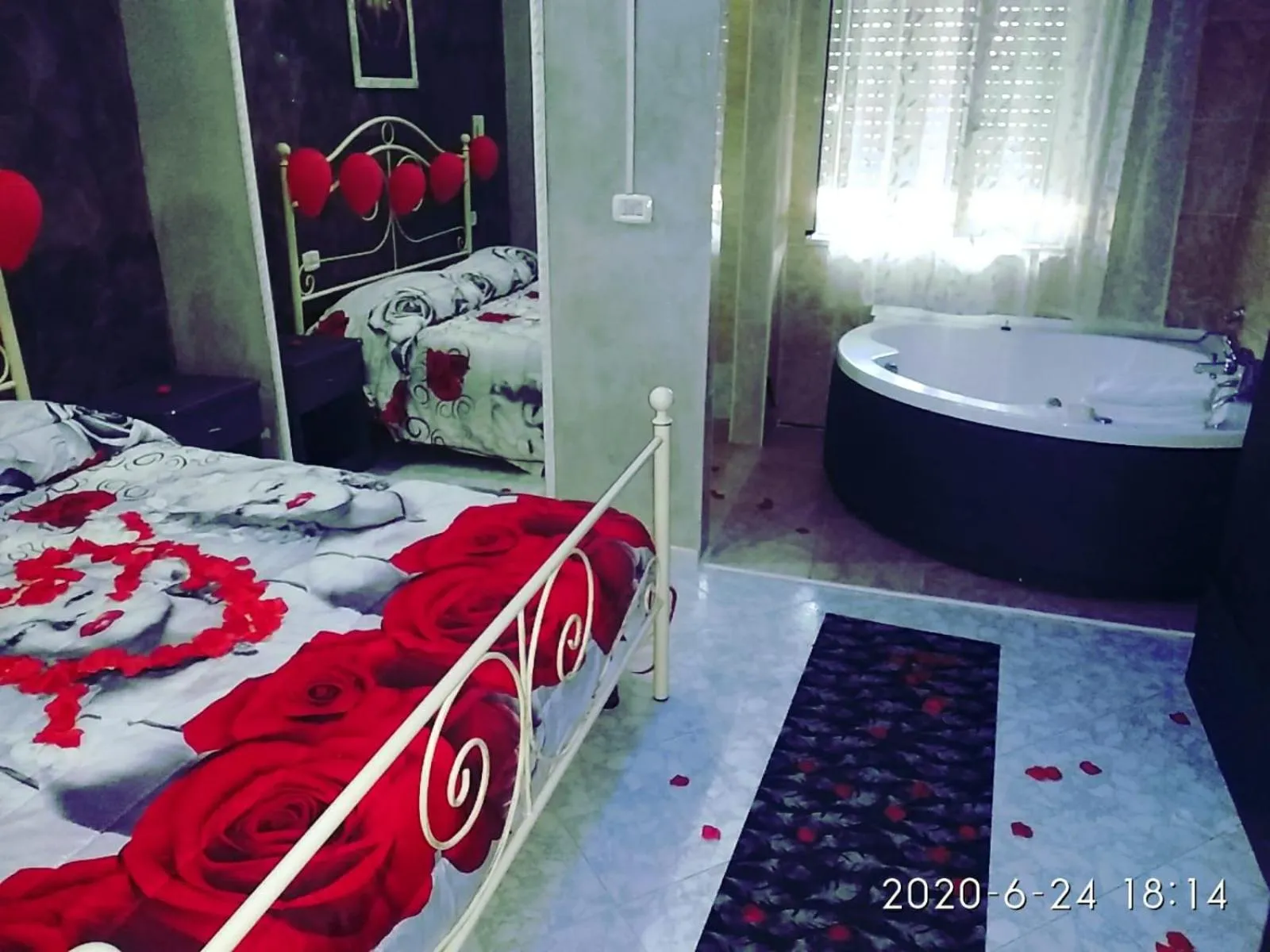 Bed in Hotel Napoleon-Cuore