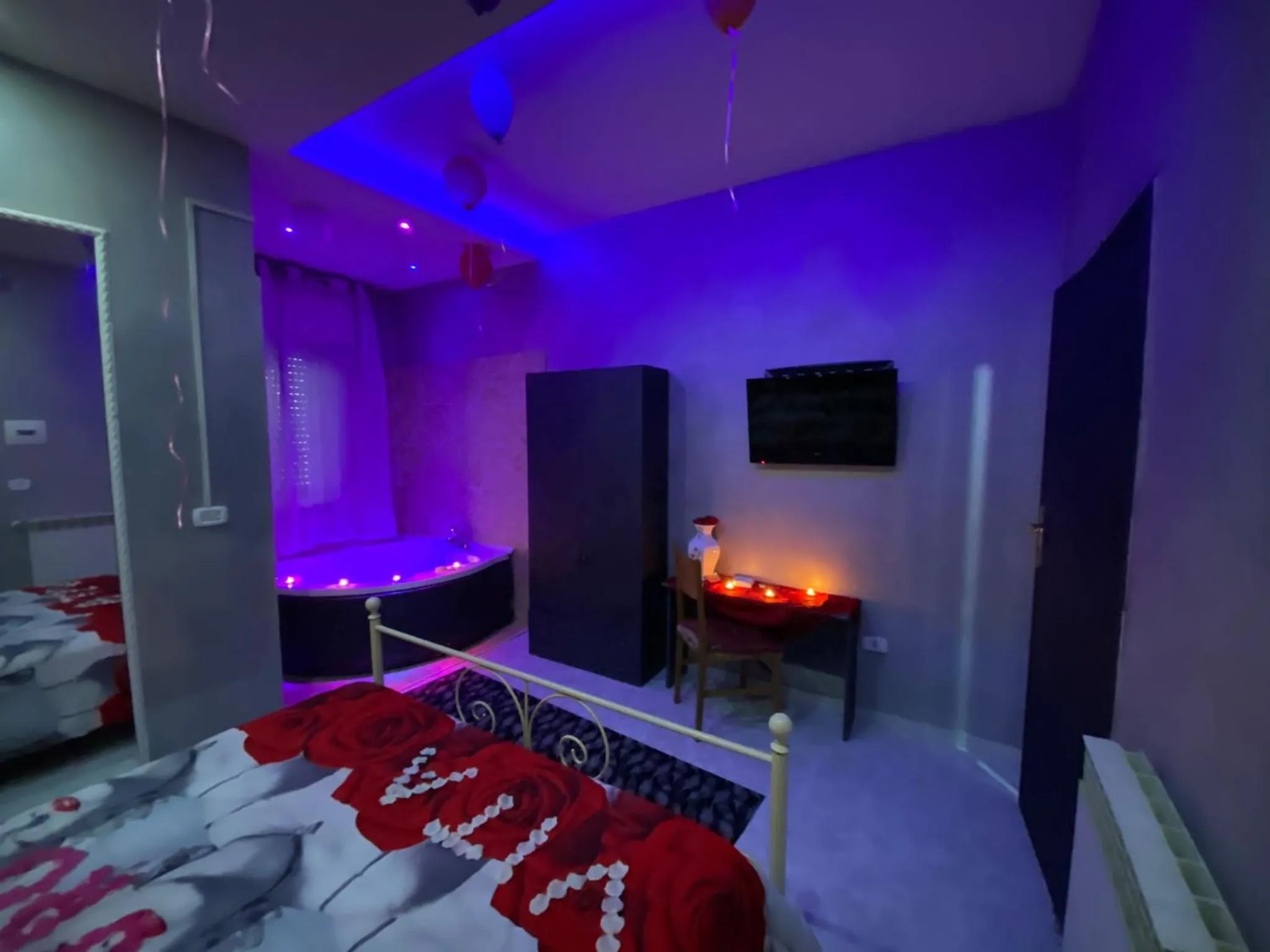 Bed in Hotel Napoleon-Cuore