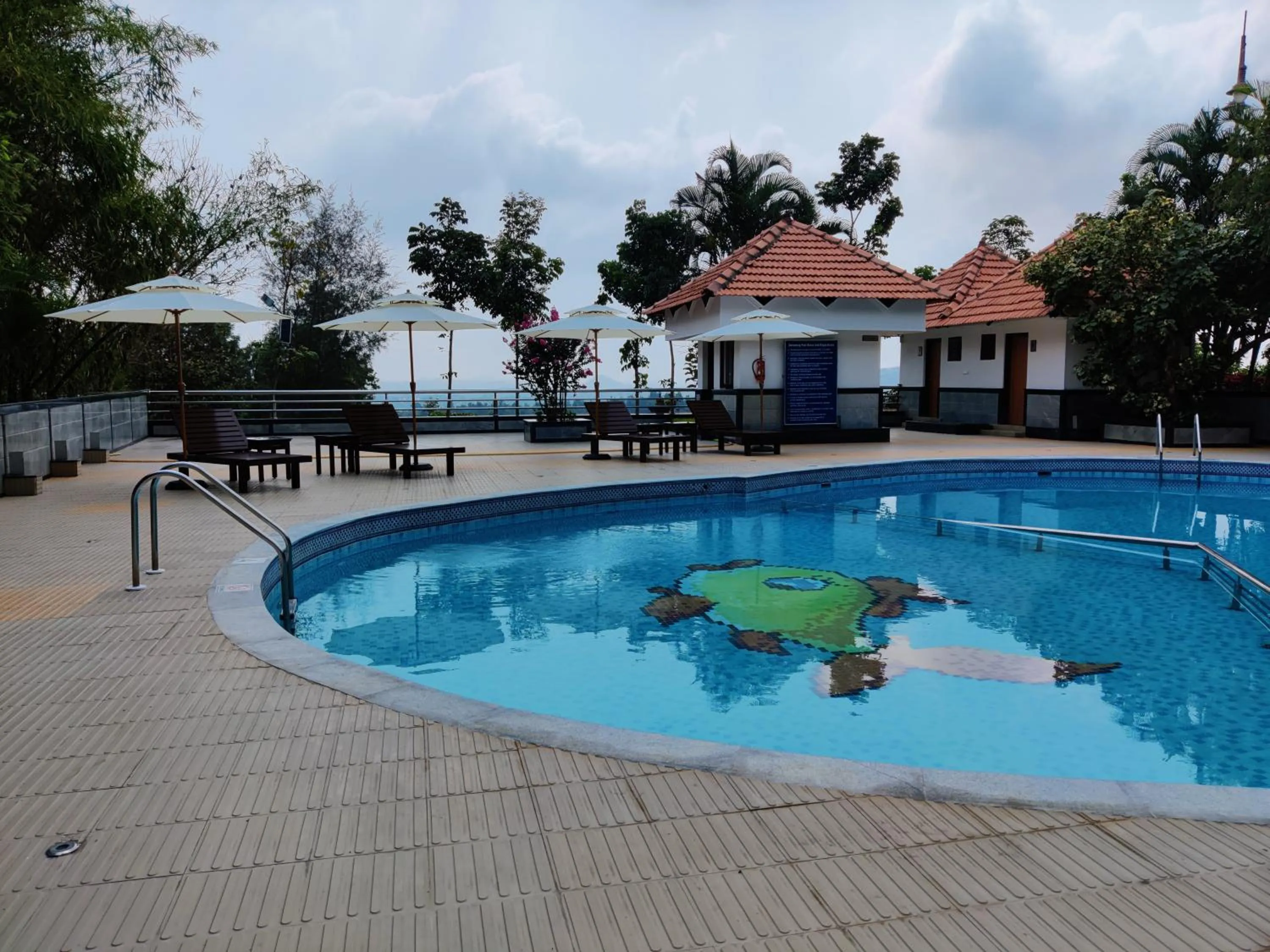 Swimming pool in Holiday Valley Hotels And Resorts