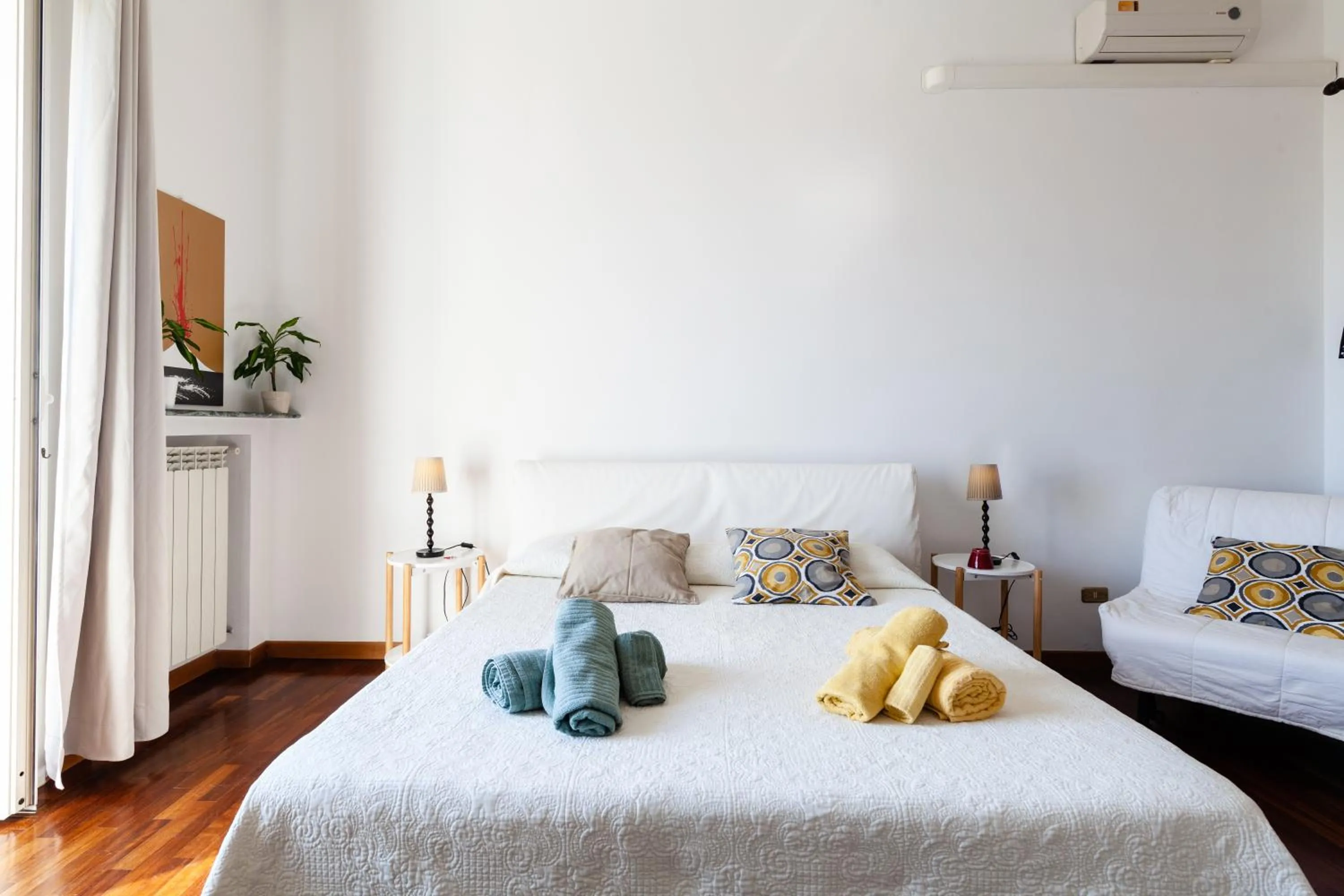 Bed in NapoliCentro Mare - Sea View Rooms & Suites