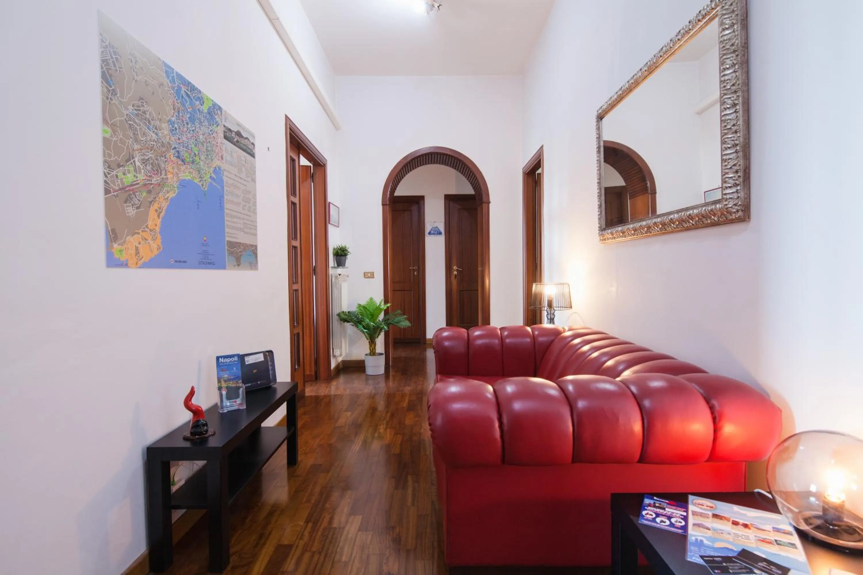 Lobby or reception in NapoliCentro Mare - Sea View Rooms & Suites