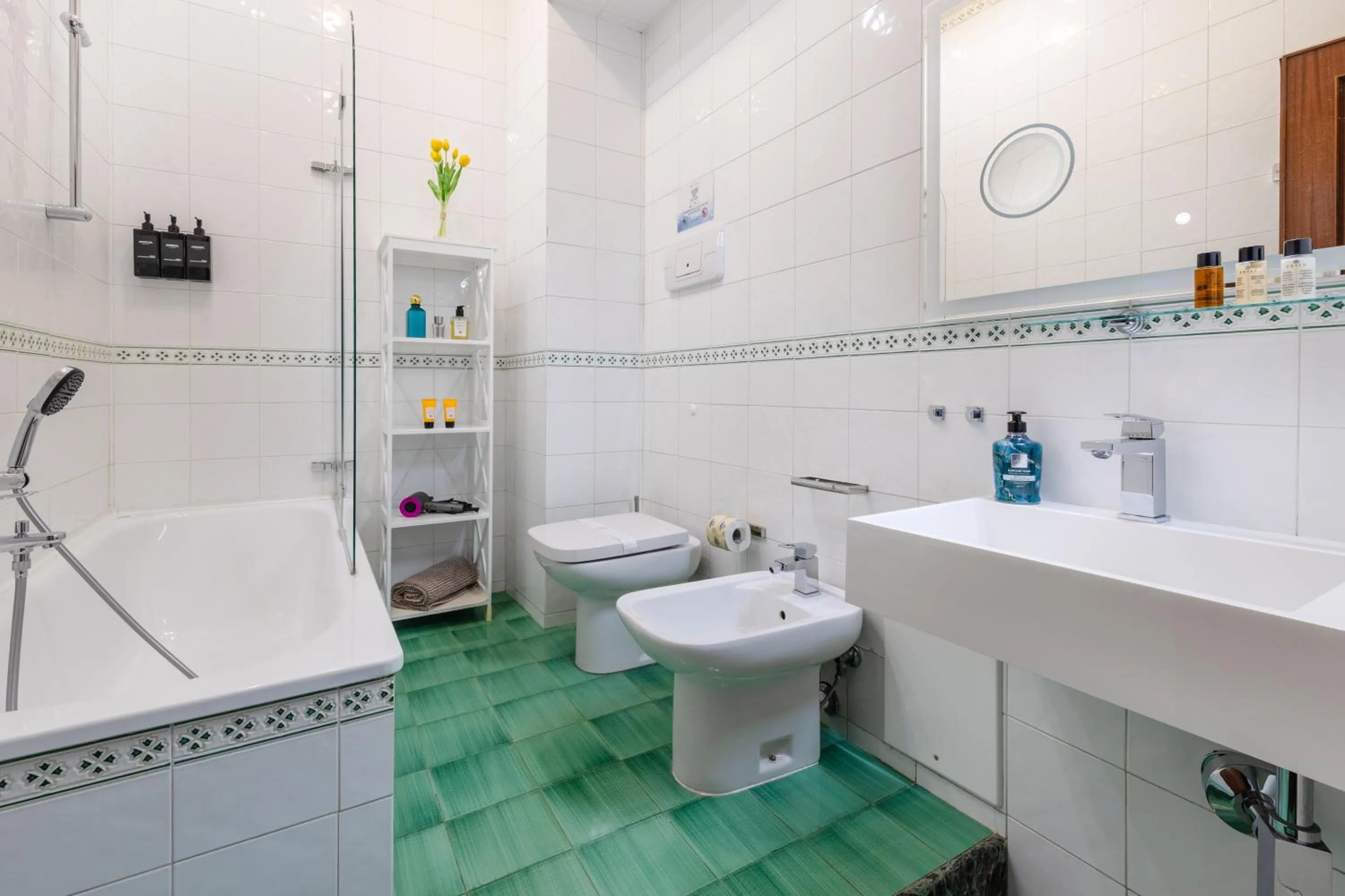 Shower in NapoliCentro Mare - Sea View Rooms & Suites