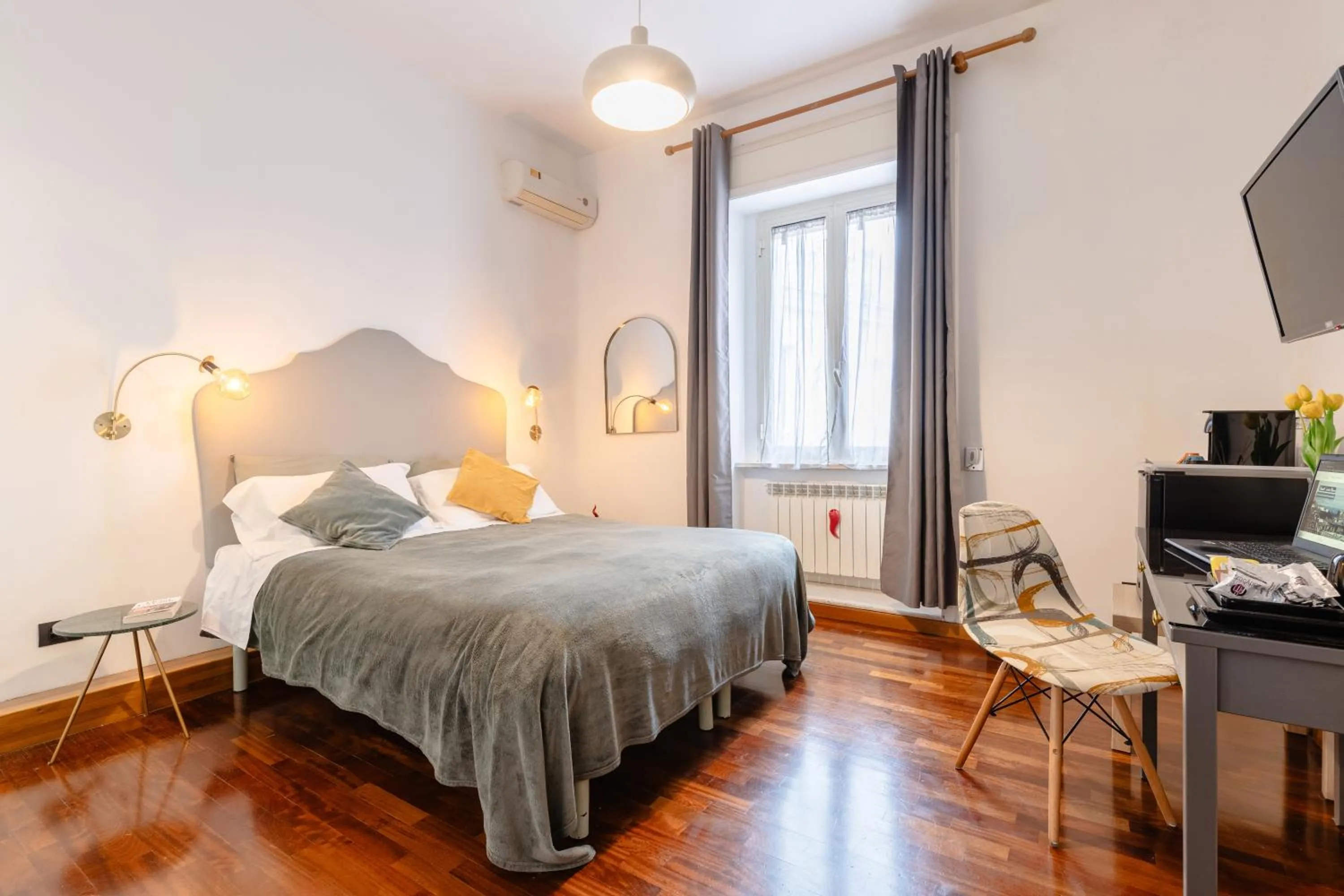 Bed in NapoliCentro Mare - Sea View Rooms & Suites