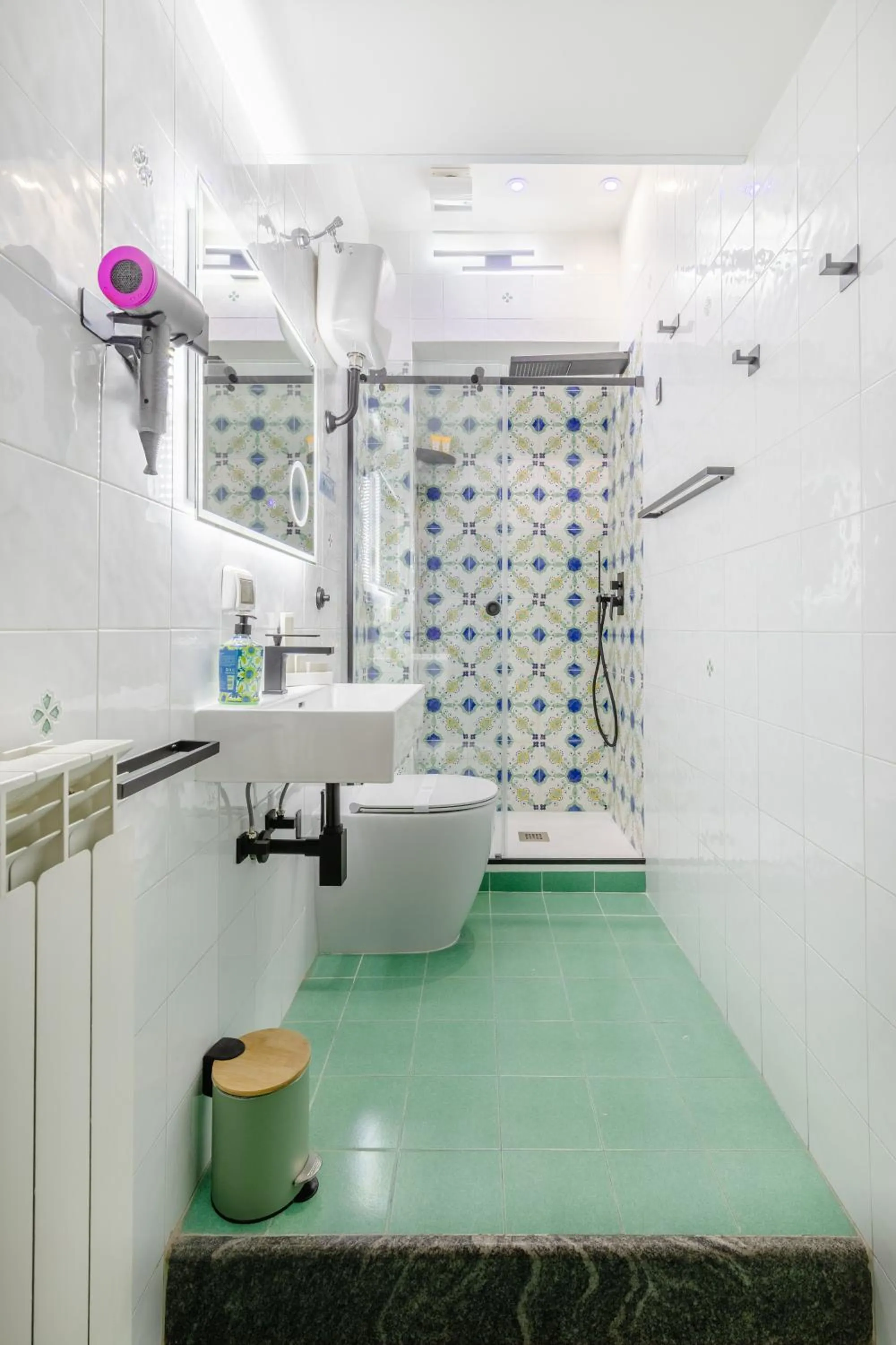 Shower in NapoliCentro Mare - Sea View Rooms & Suites