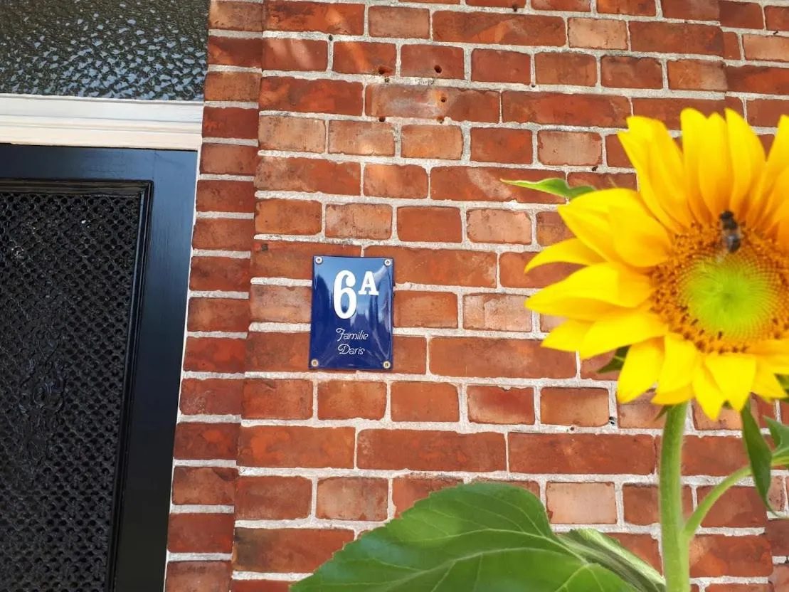 Facade/entrance in Het Gindrahuis