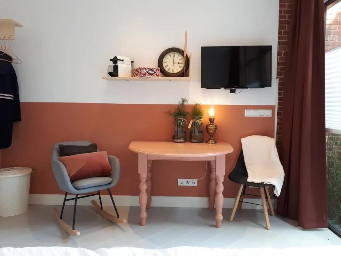 Seating area in Het Gindrahuis