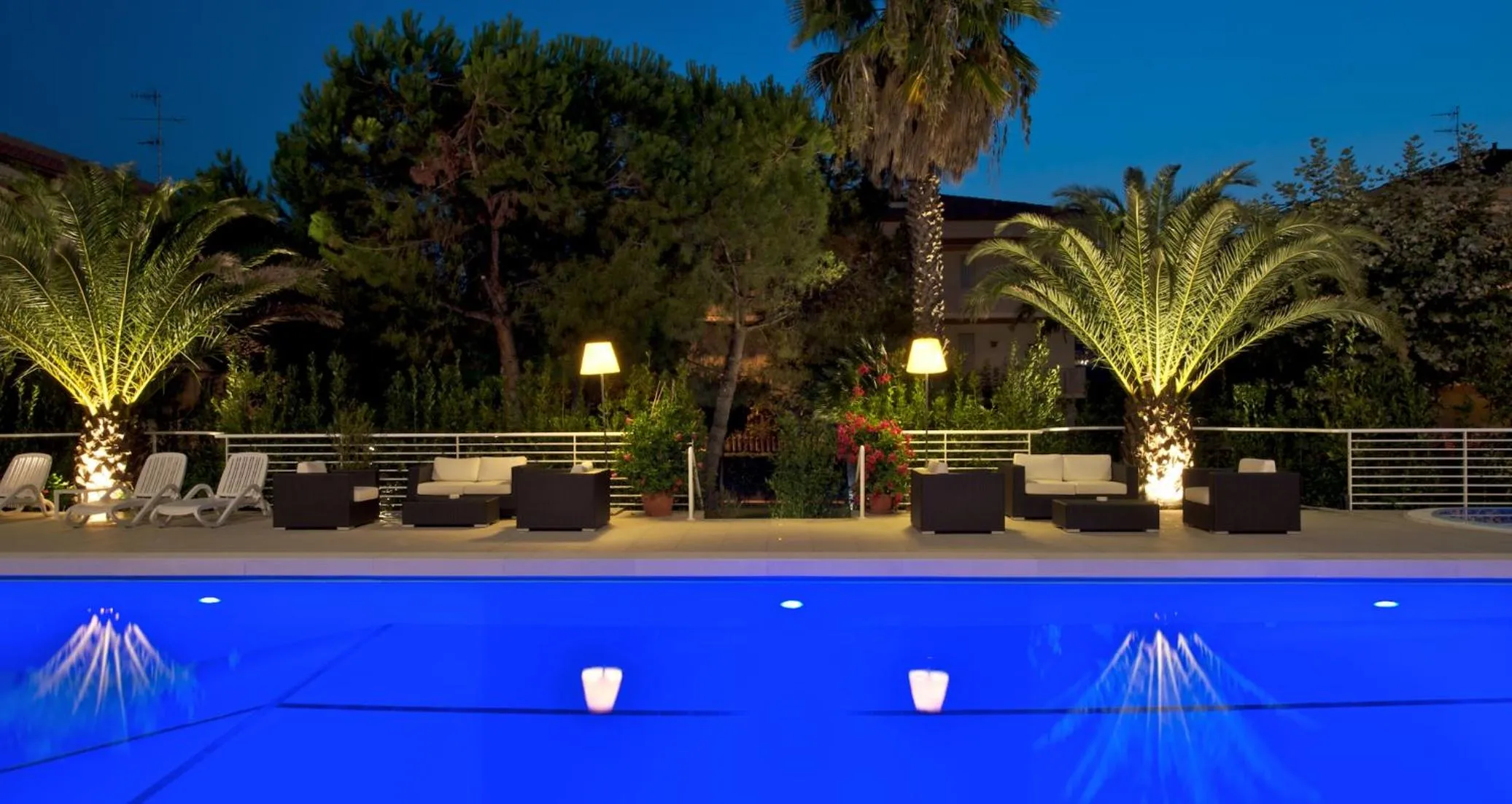 Swimming pool in Hotel Palace Magnolia SPA