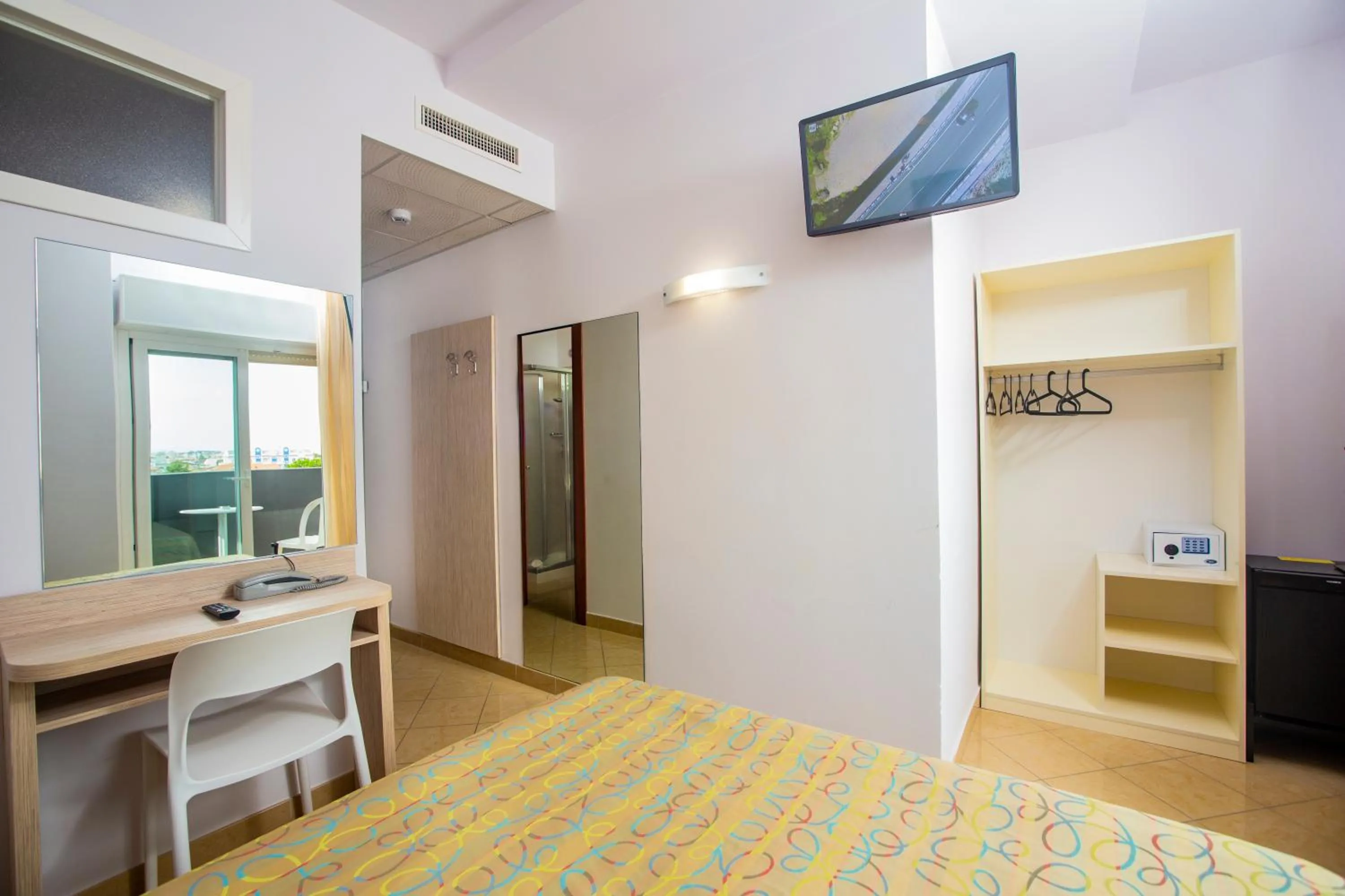 Photo of the whole room, Bed in Hotel Palace Magnolia SPA