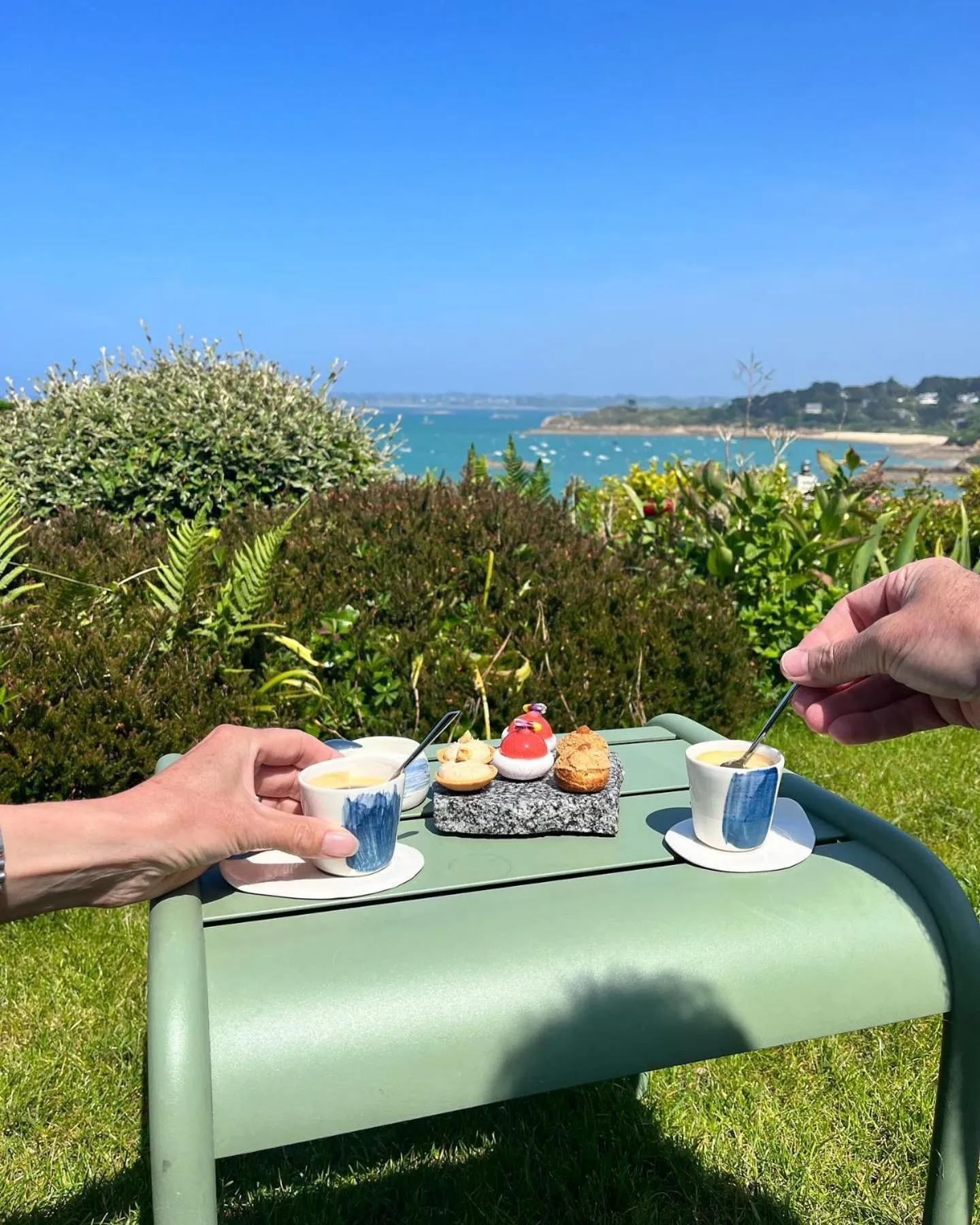 Garden in Logis Hôtel de Carantec