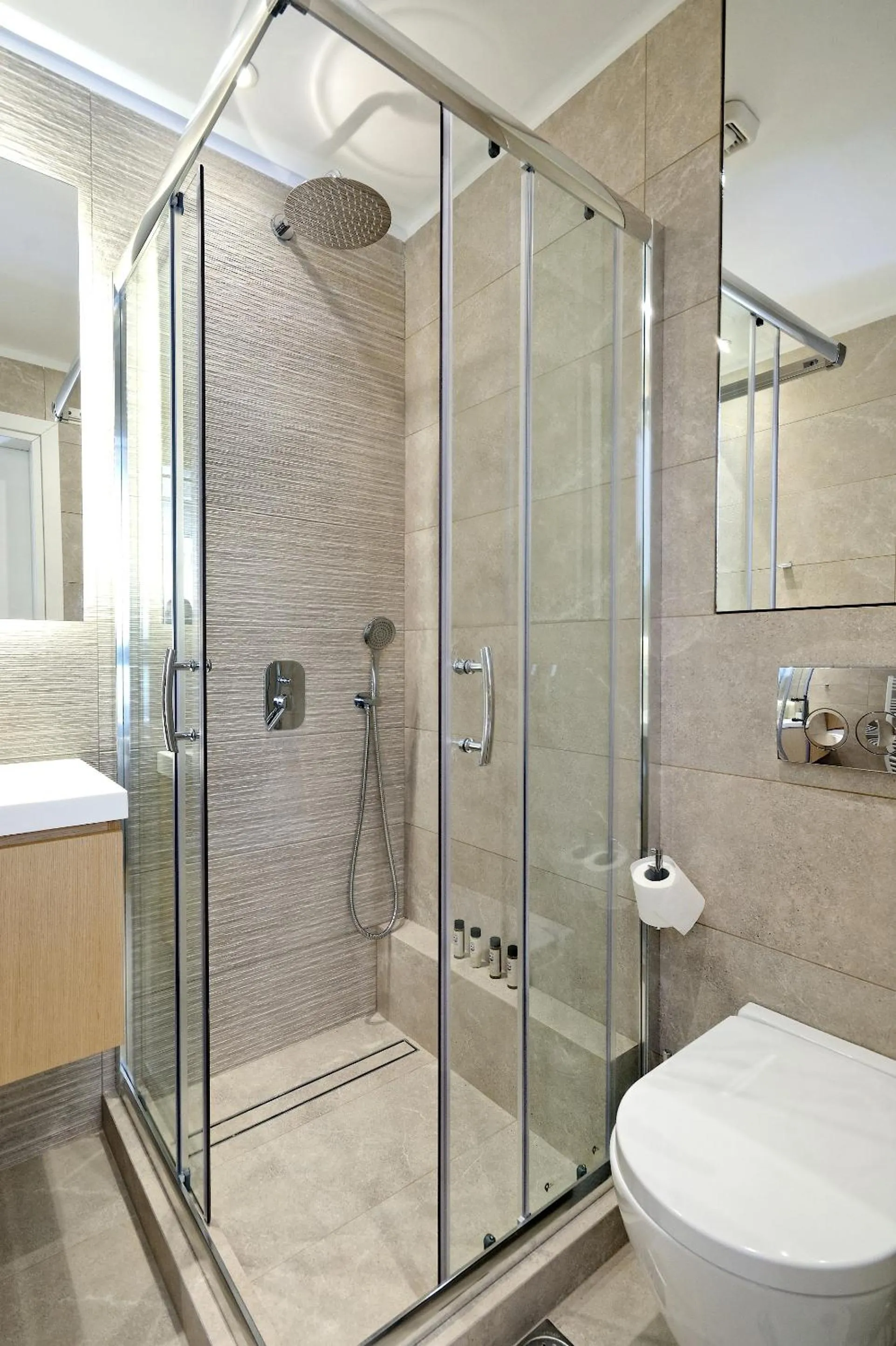 Shower in The Fancy Philosopher Apartment