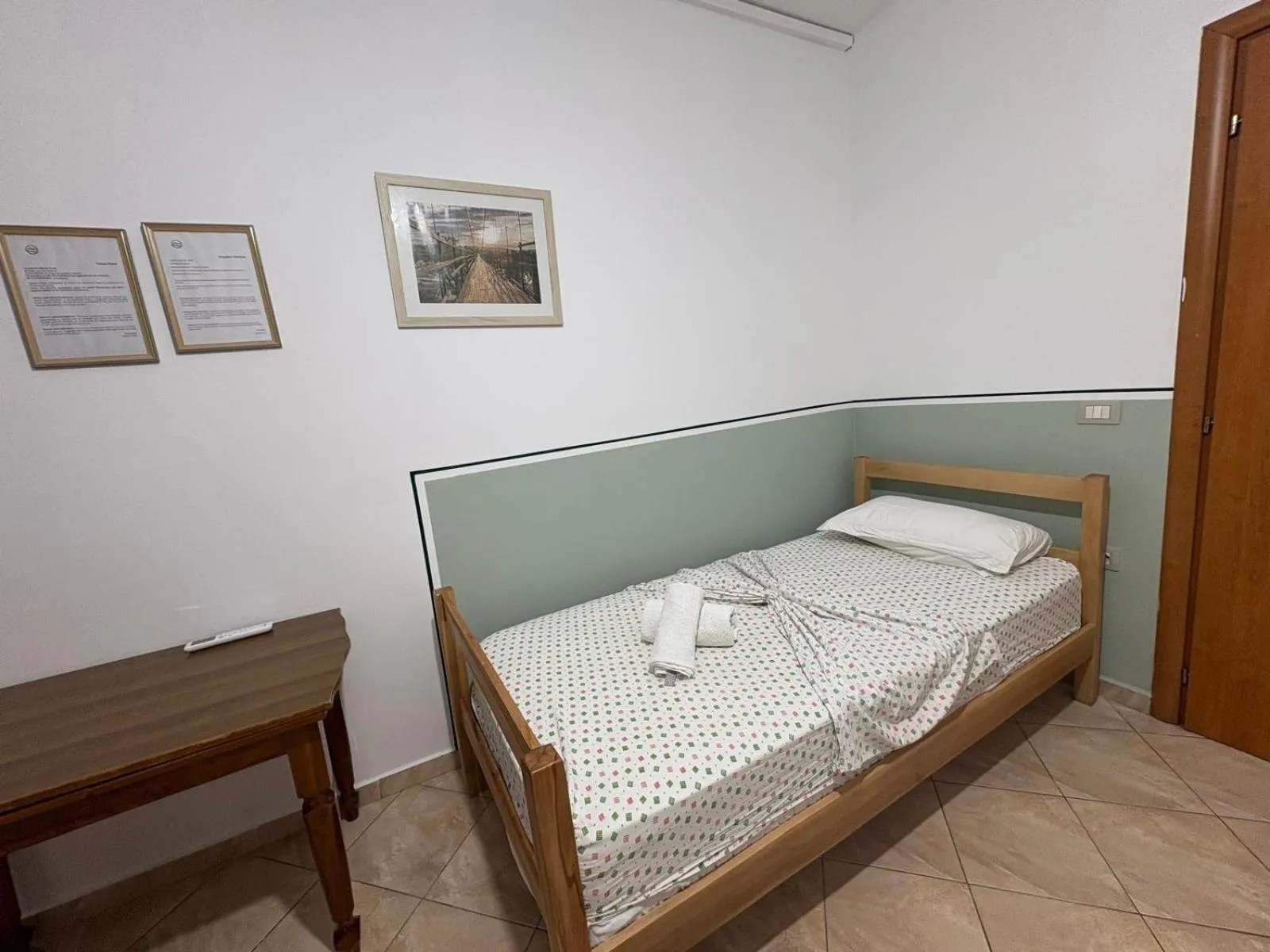 Bed in Home Sweet Home - Guest House