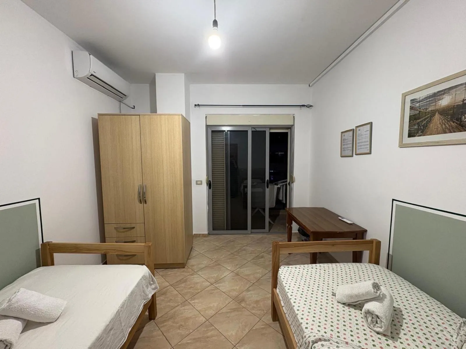 Bed in Home Sweet Home - Guest House