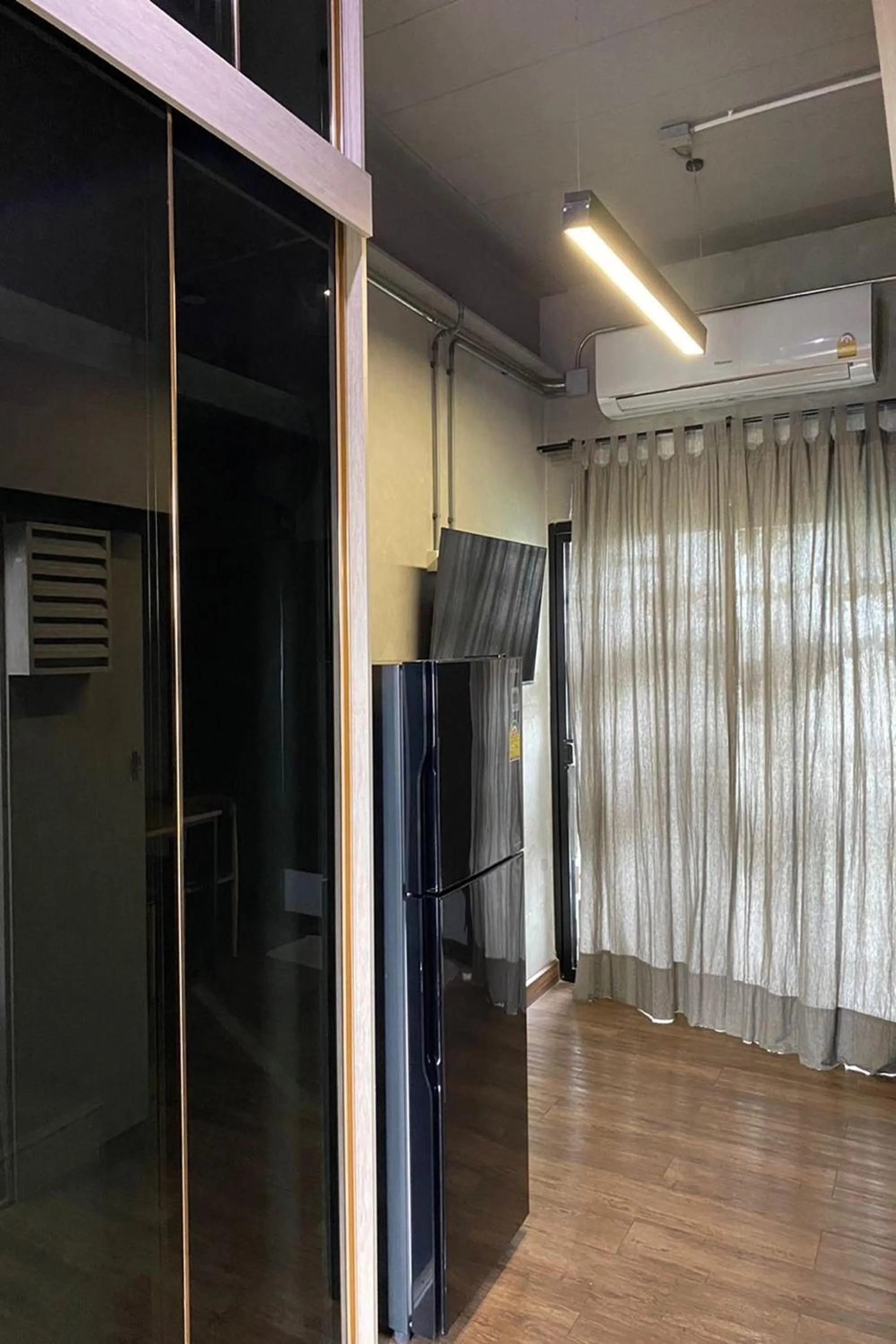 air conditioner in 44 Room Rama 3