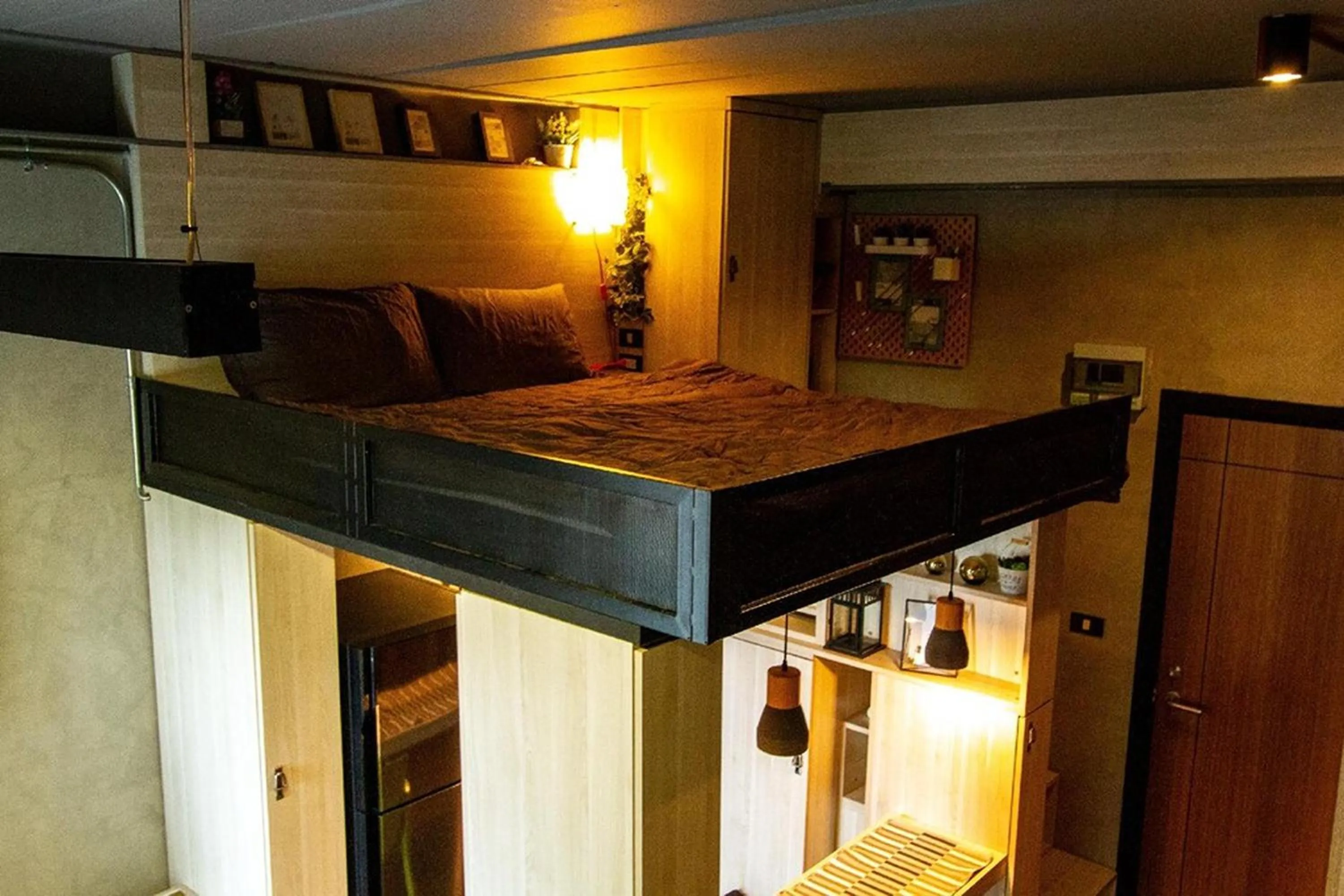 Bed in 44 Room Rama 3