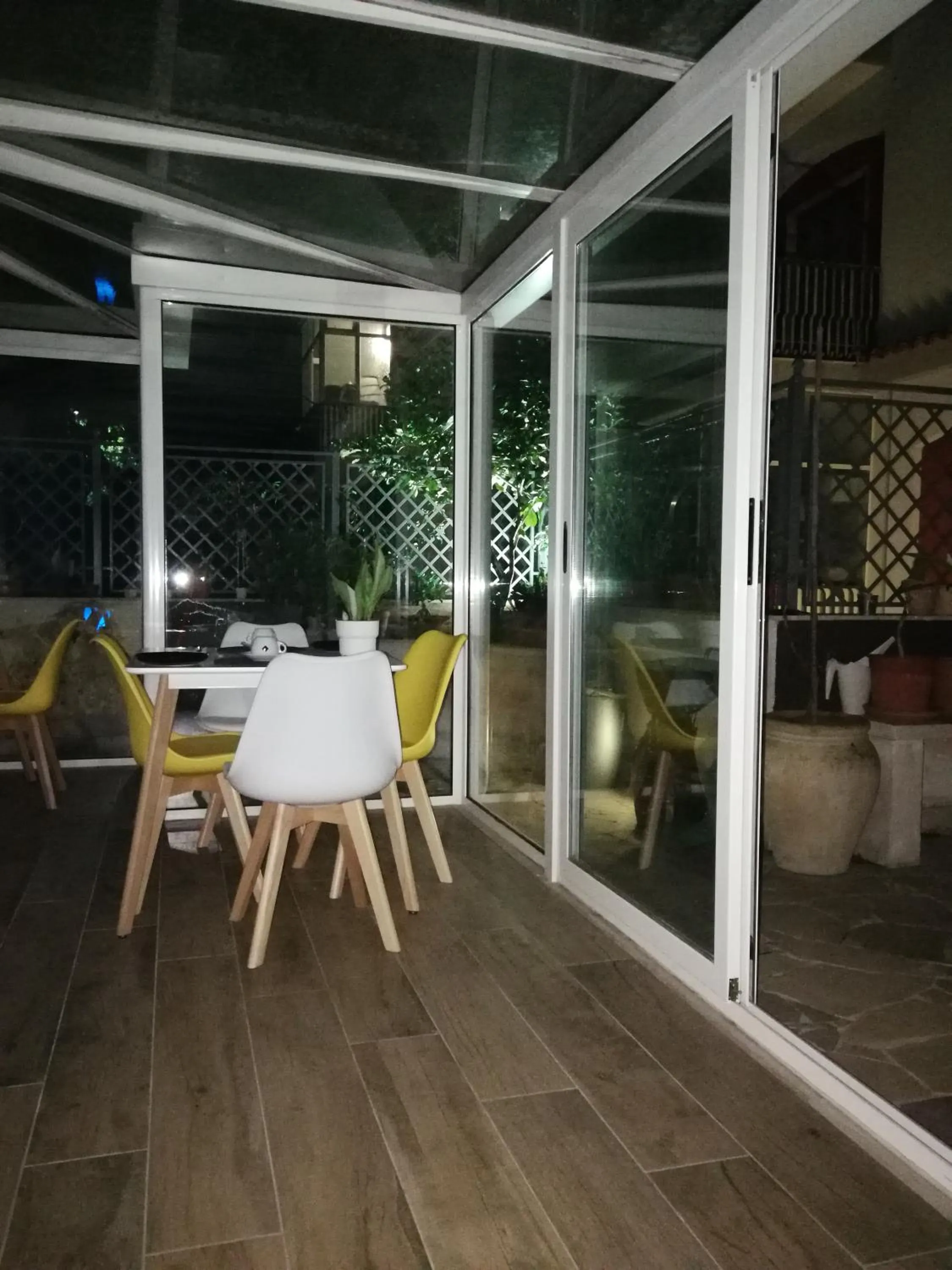 Seating area in Il Giardino Dei Limoni