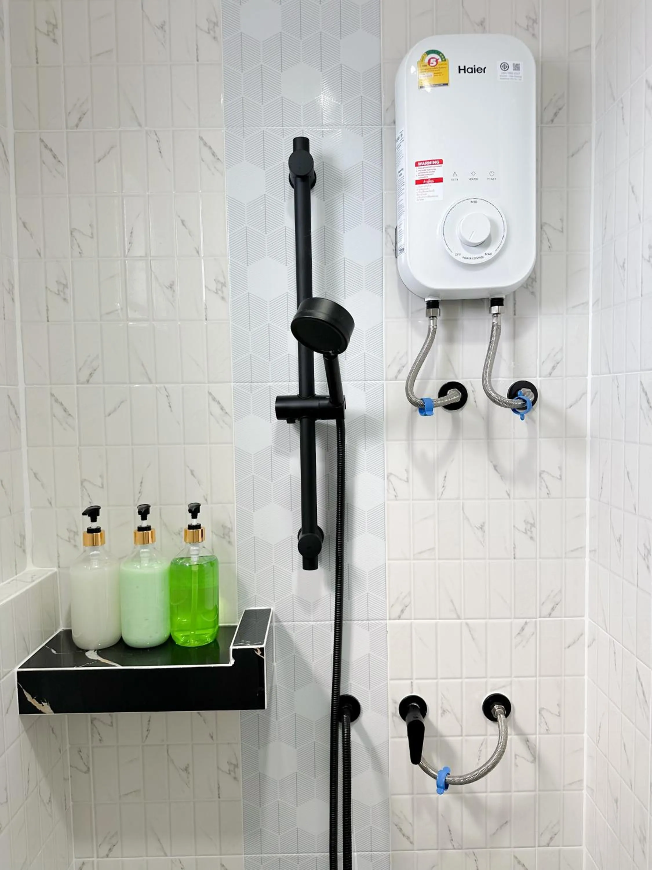 Bathroom in Wises Hotel