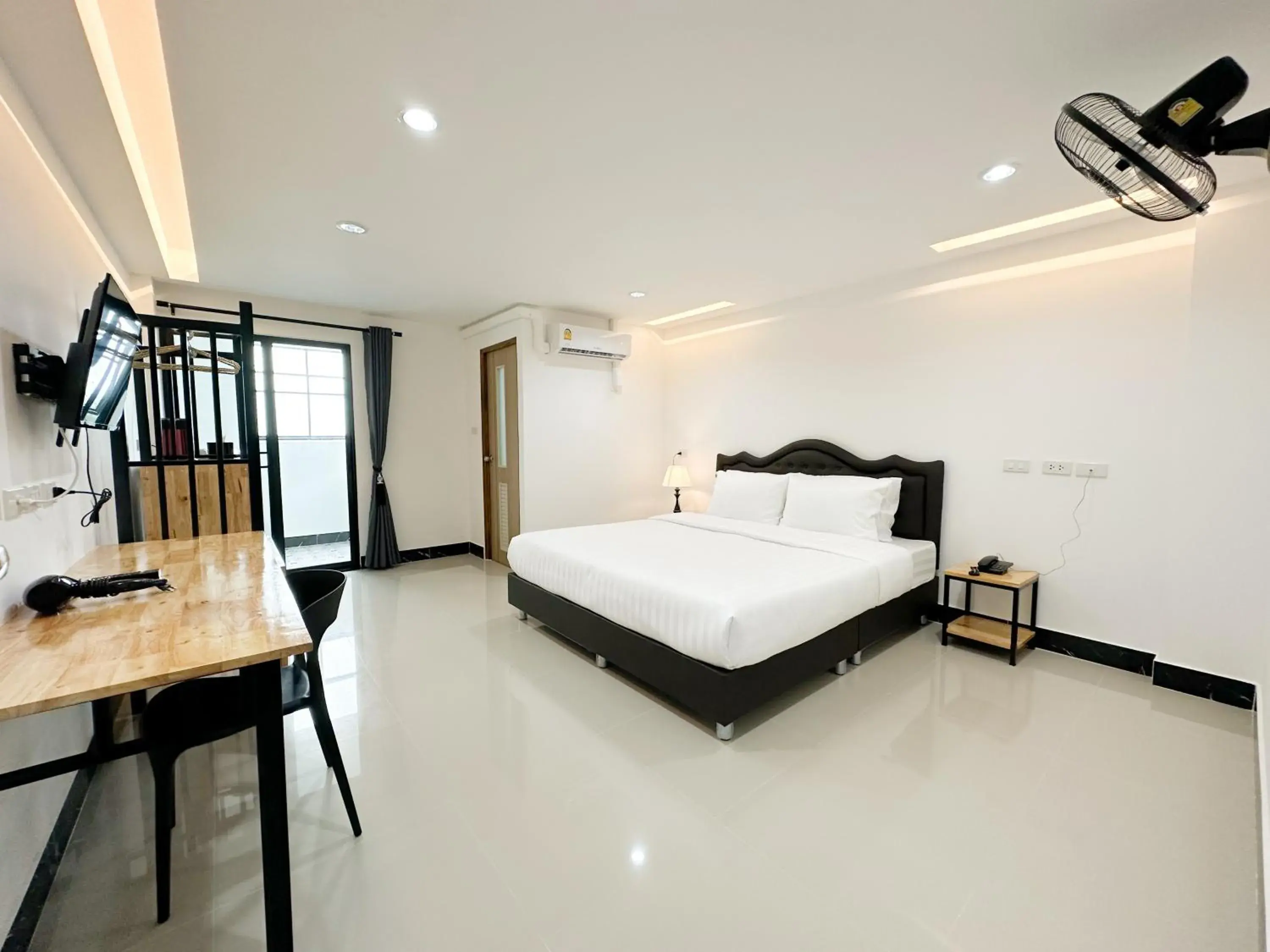 Bed in Wises Hotel Bed in Wises Hotel