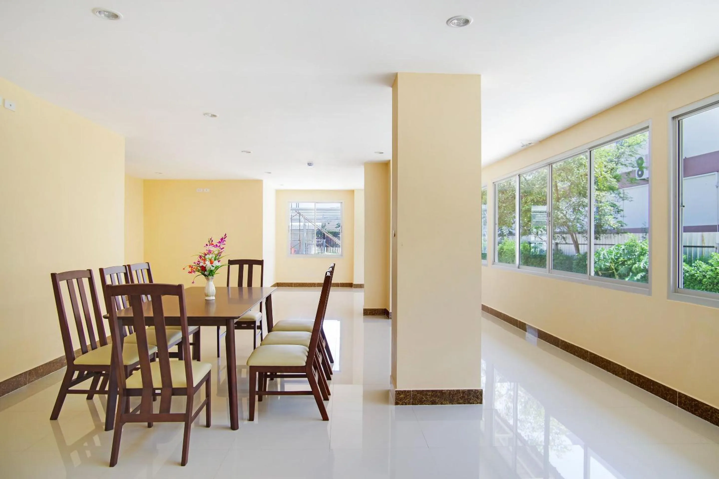 Dining area in Wises Hotel