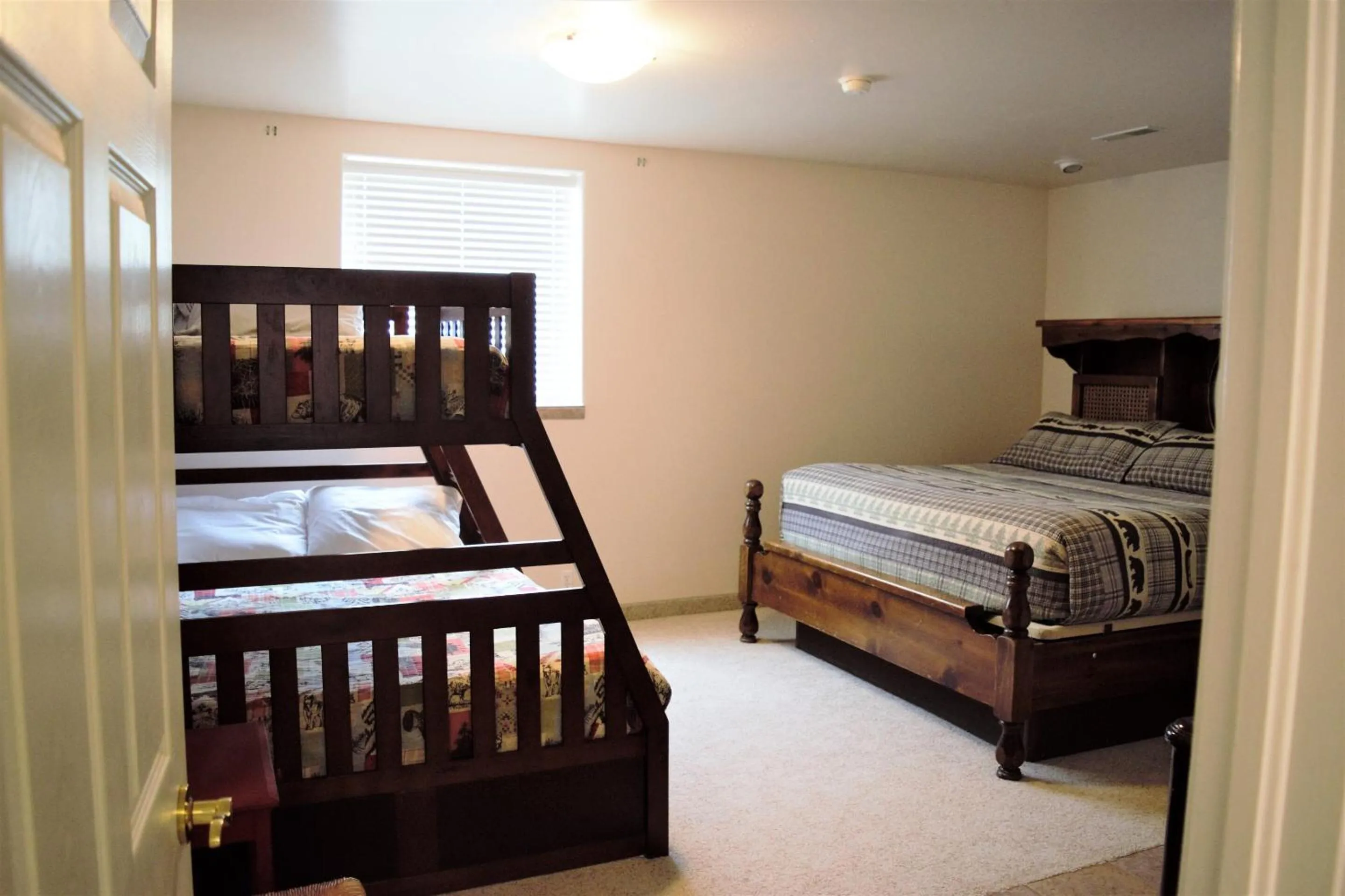 Bedroom, Bed in Swallow Cove