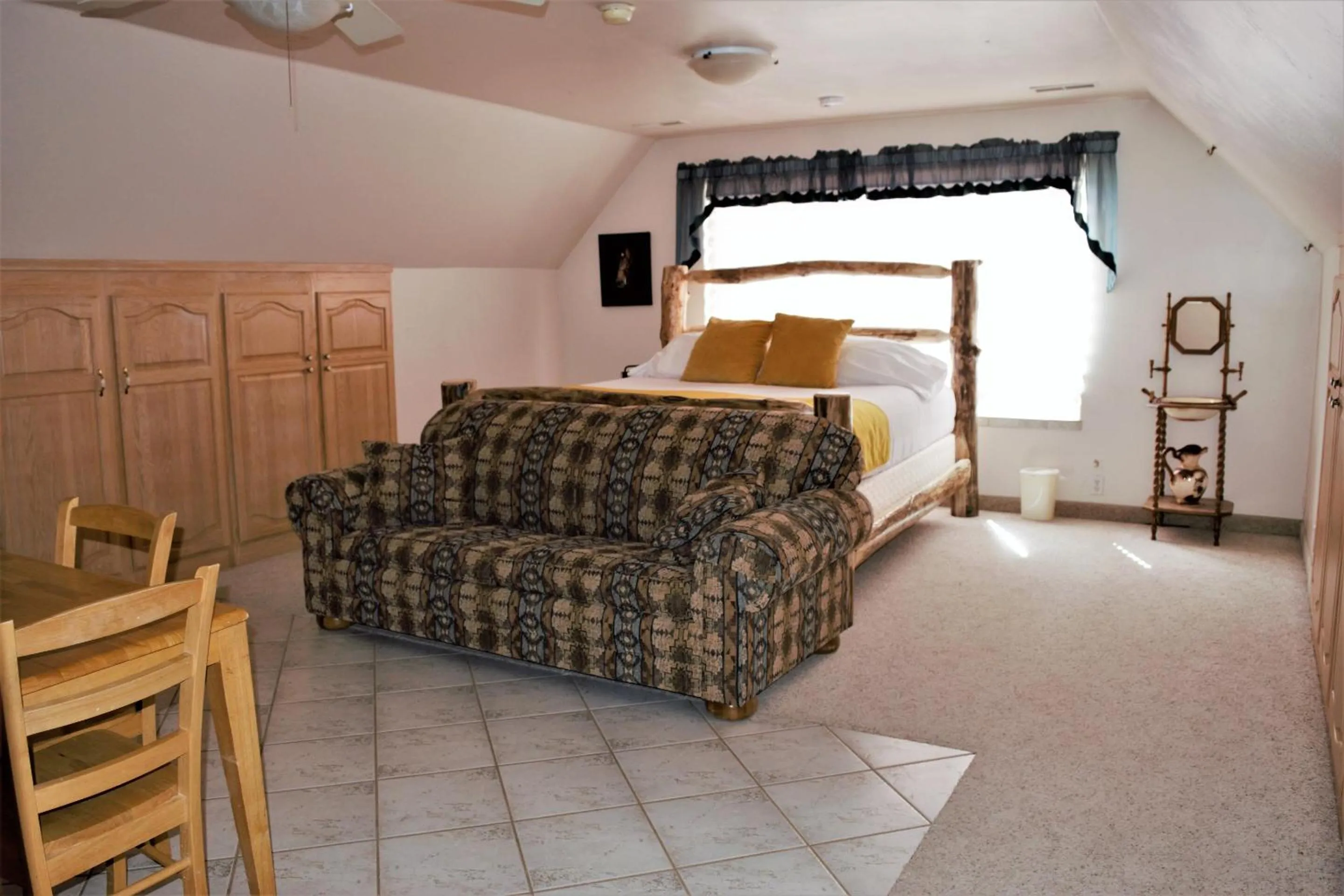 Bedroom, Bed in Swallow Cove