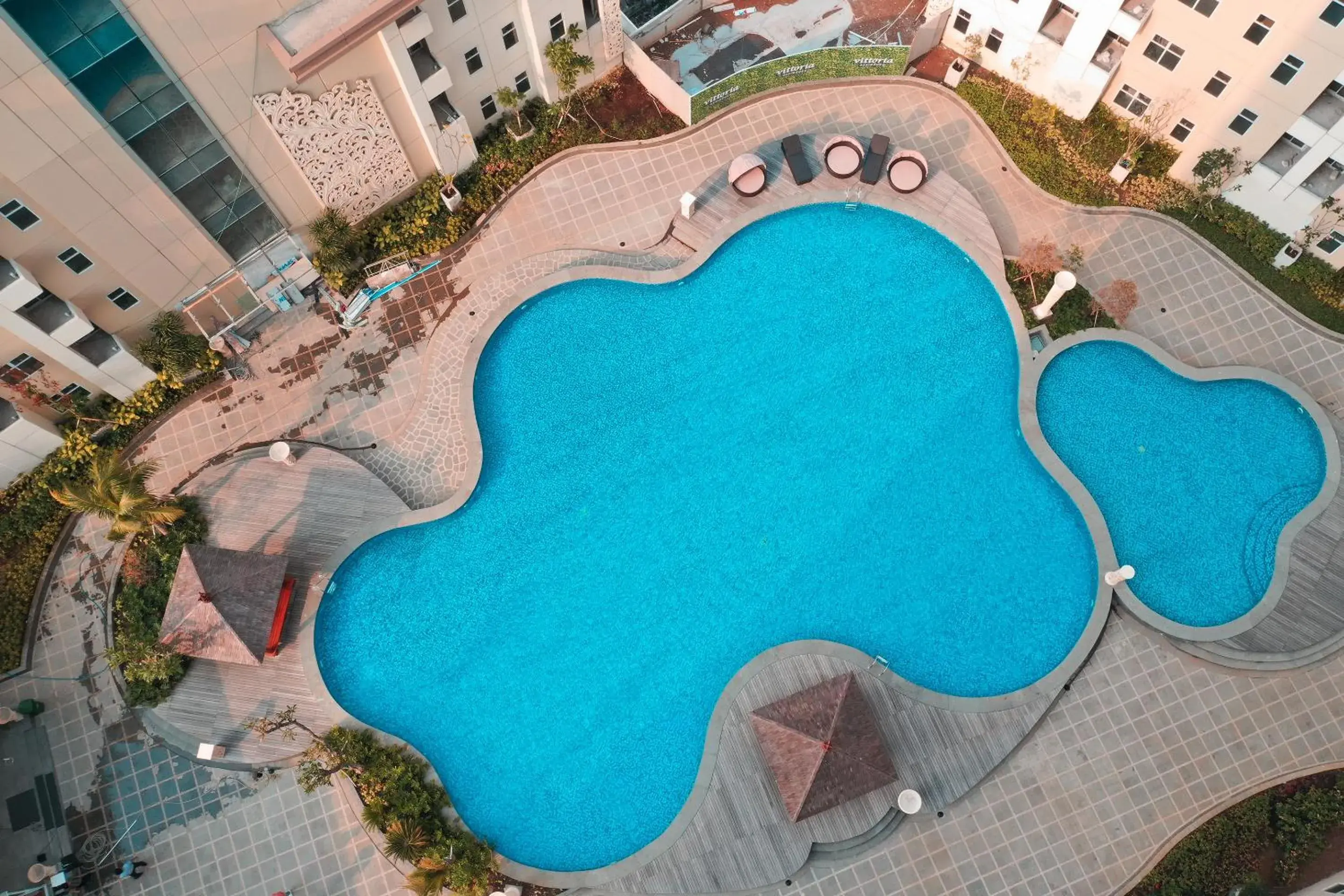 Swimming pool, Pool View in Collection O 16 Vittoria Residence