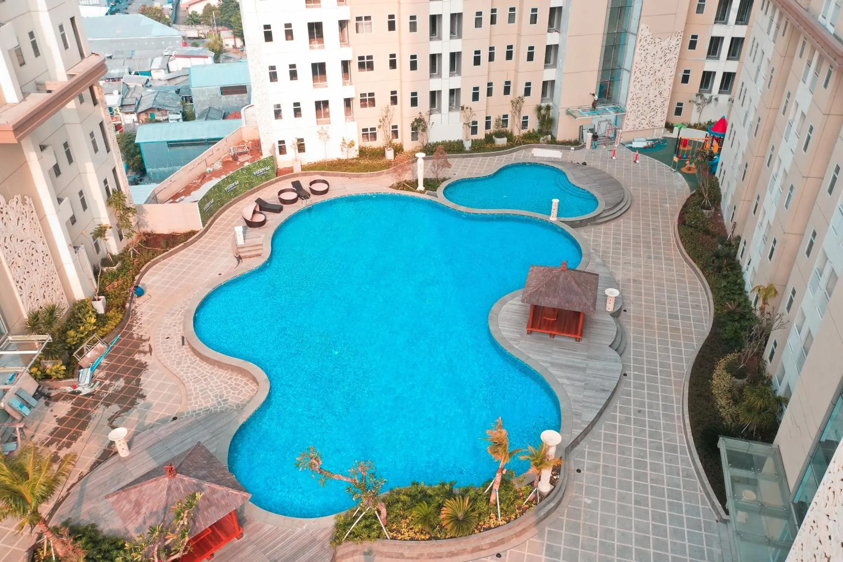 Pool View in Collection O 16 Vittoria Residence