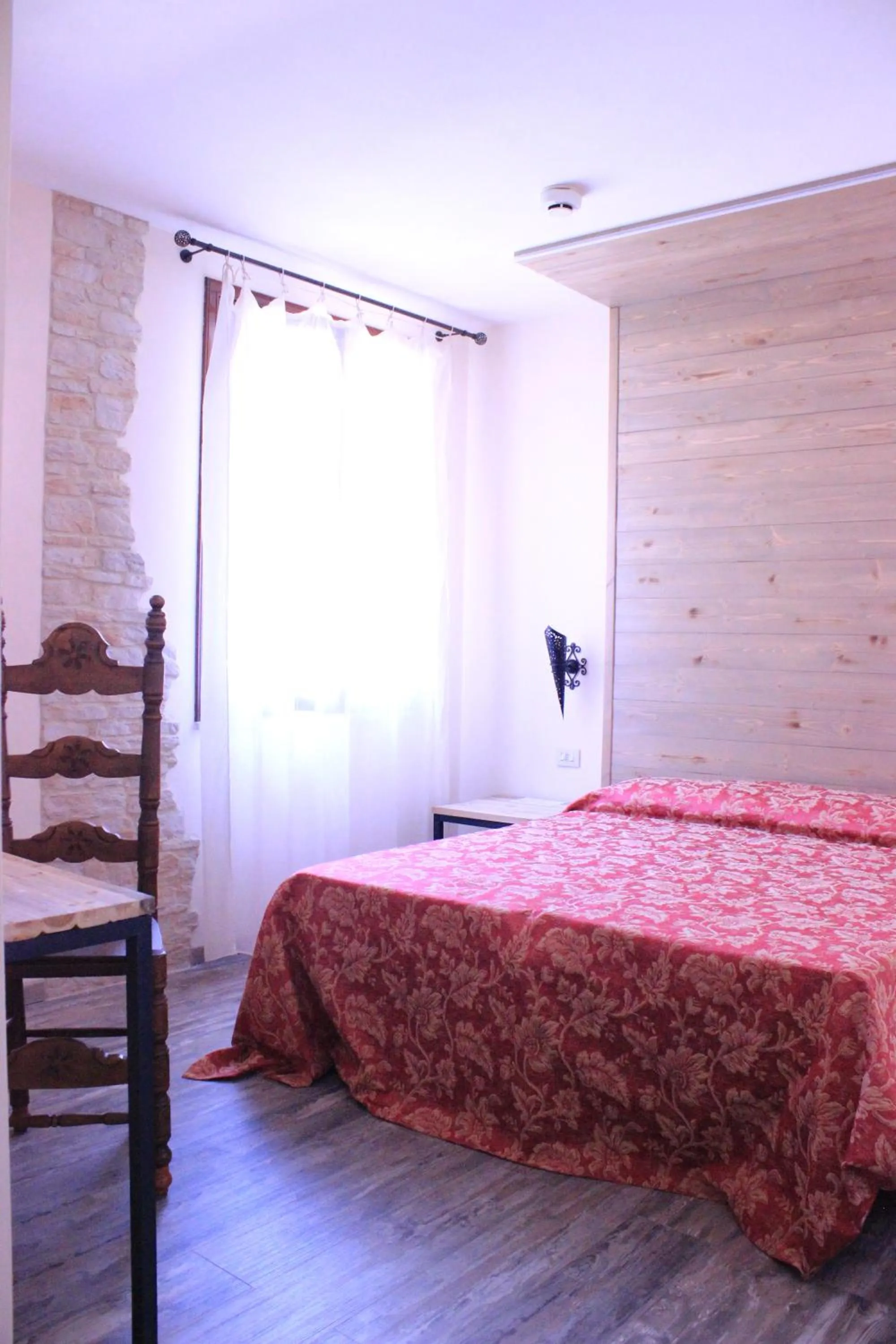 Photo of the whole room, Bed in Albergo Al Castello