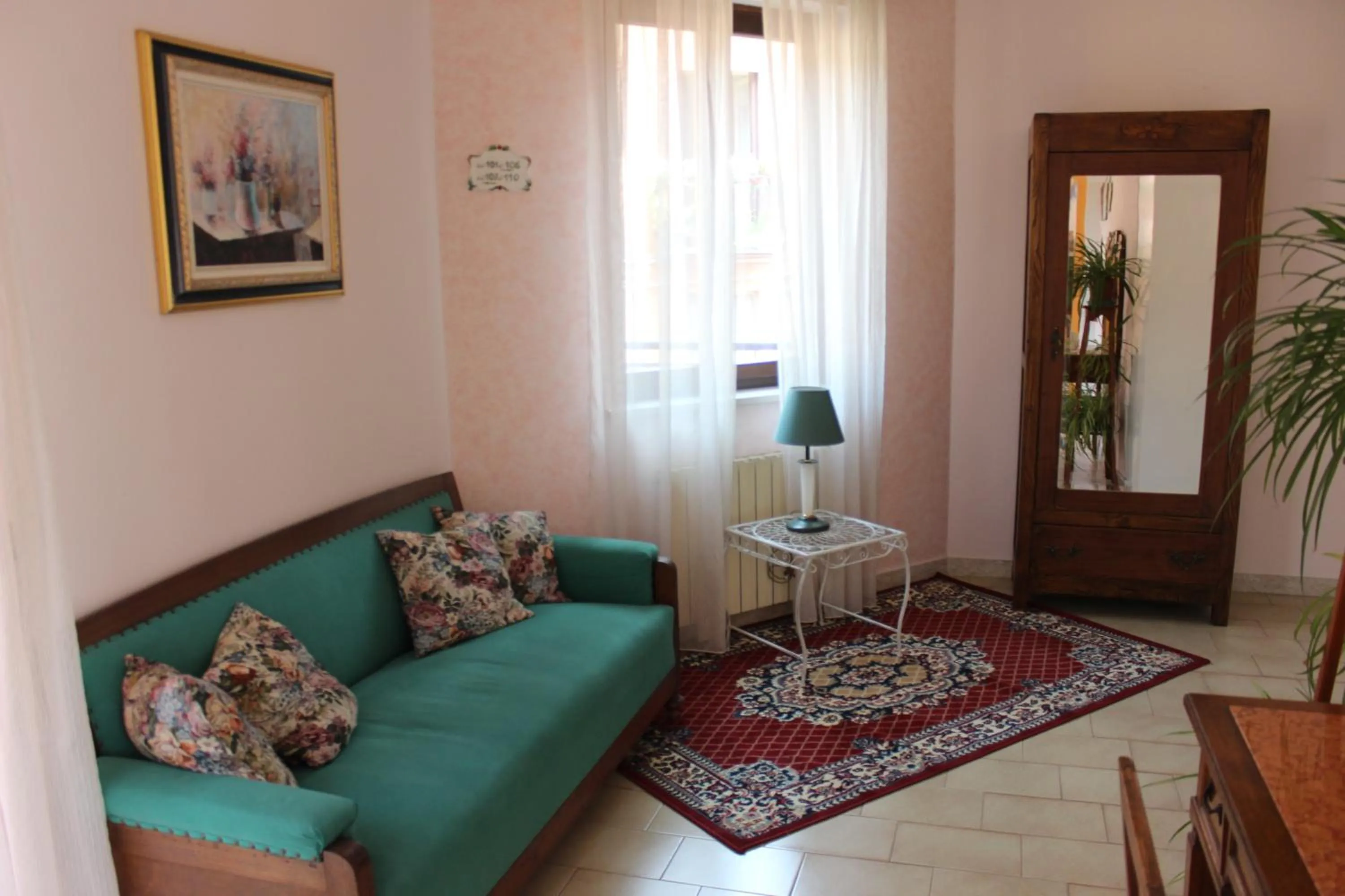 Decorative detail in Albergo Al Castello