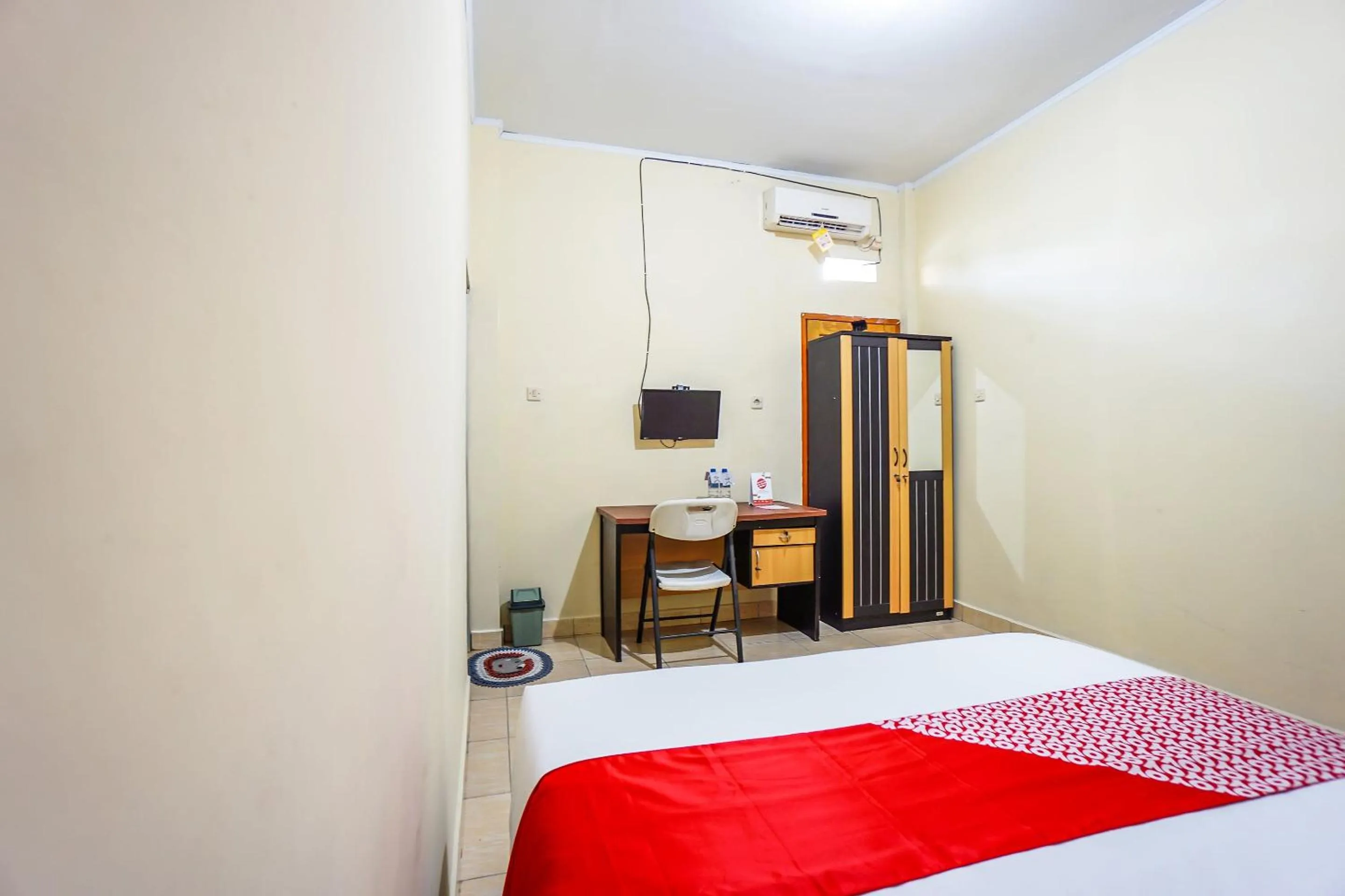 Bedroom in OYO 1720 A2b Residence