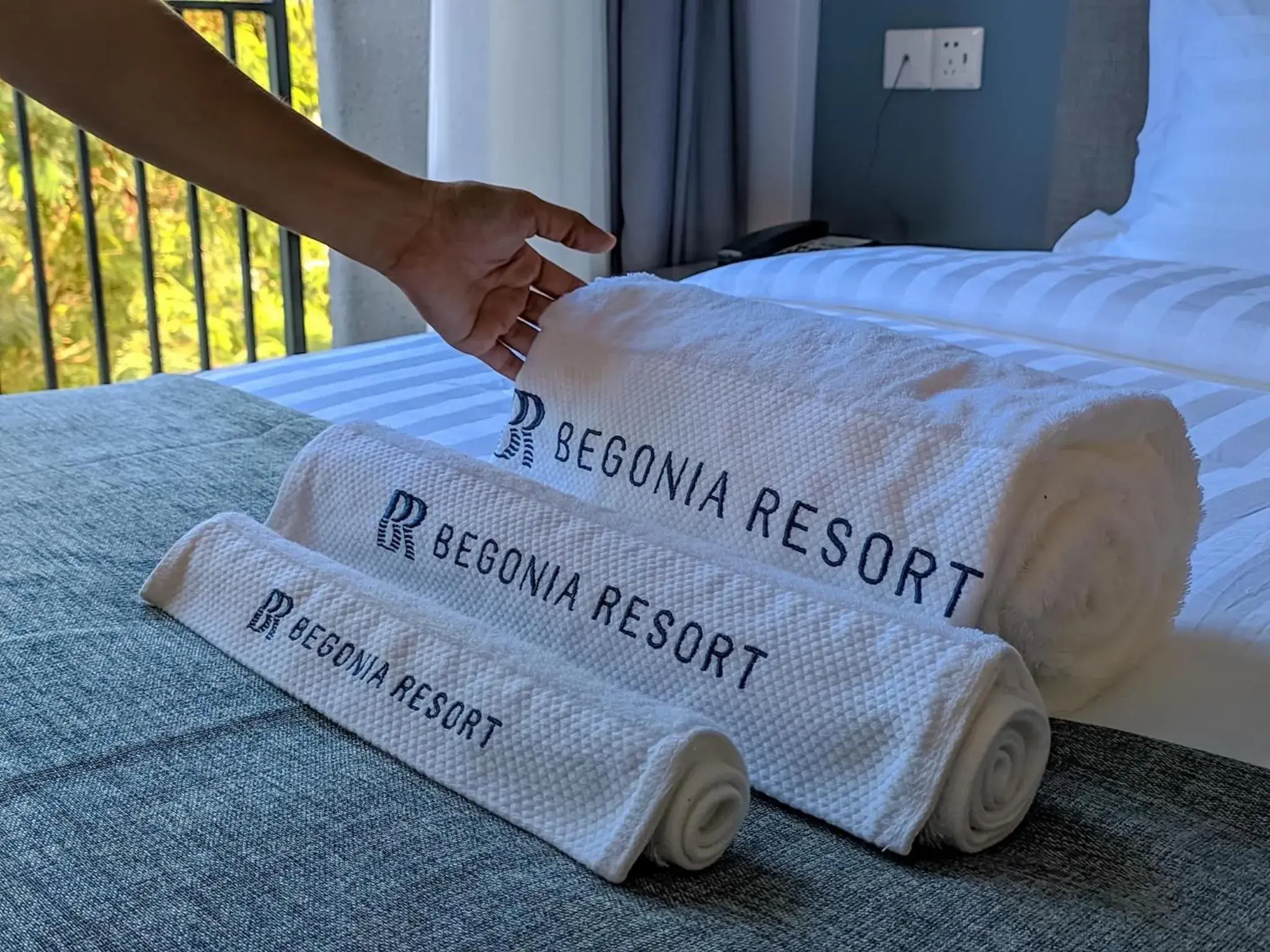 Bed in Bohol Panglao Begonia Resort Bed in Bohol Panglao Begonia Resort