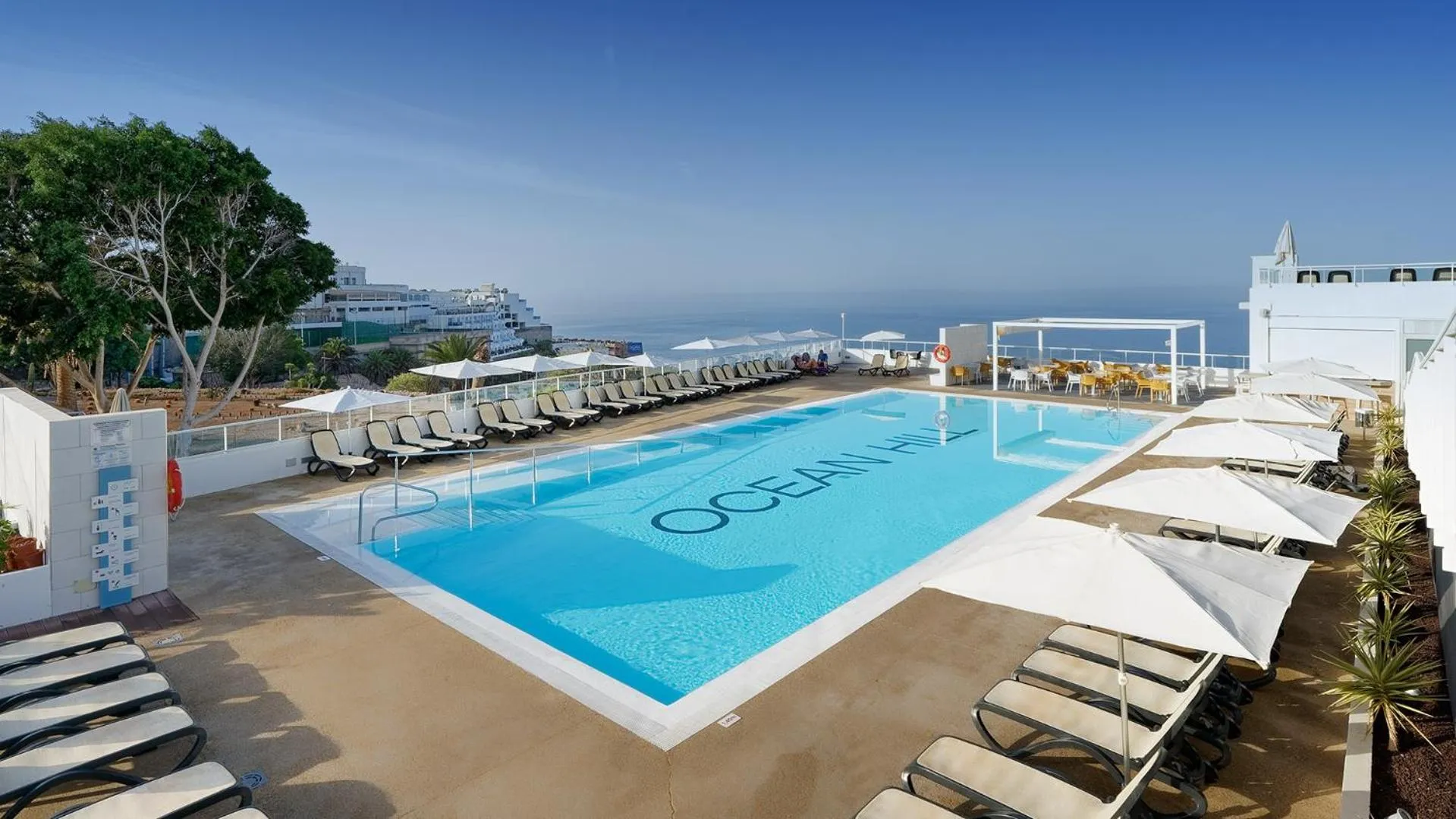 Swimming pool in OCEAN HILL - Adults Only