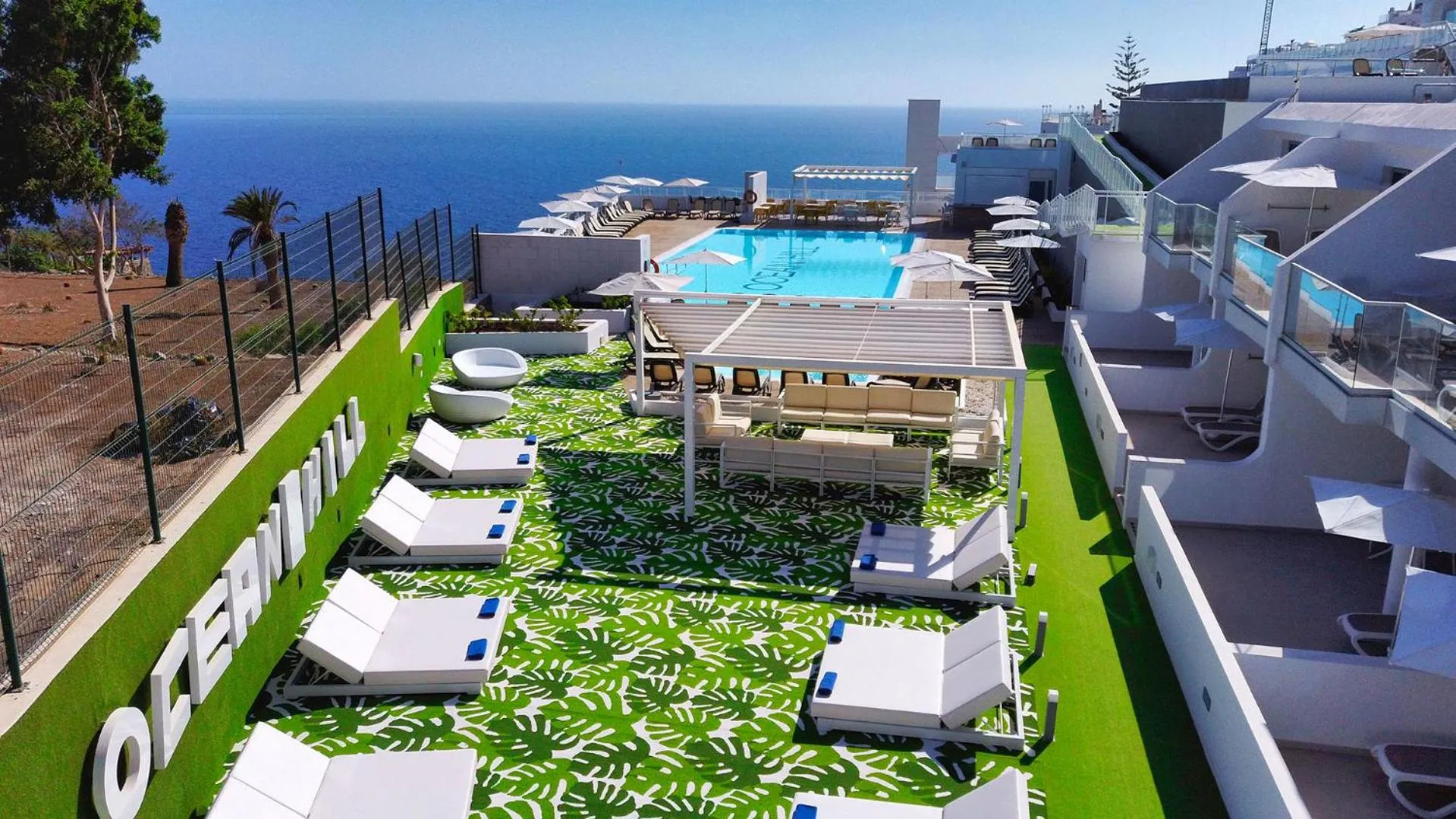 Property building in OCEAN HILL - Adults Only