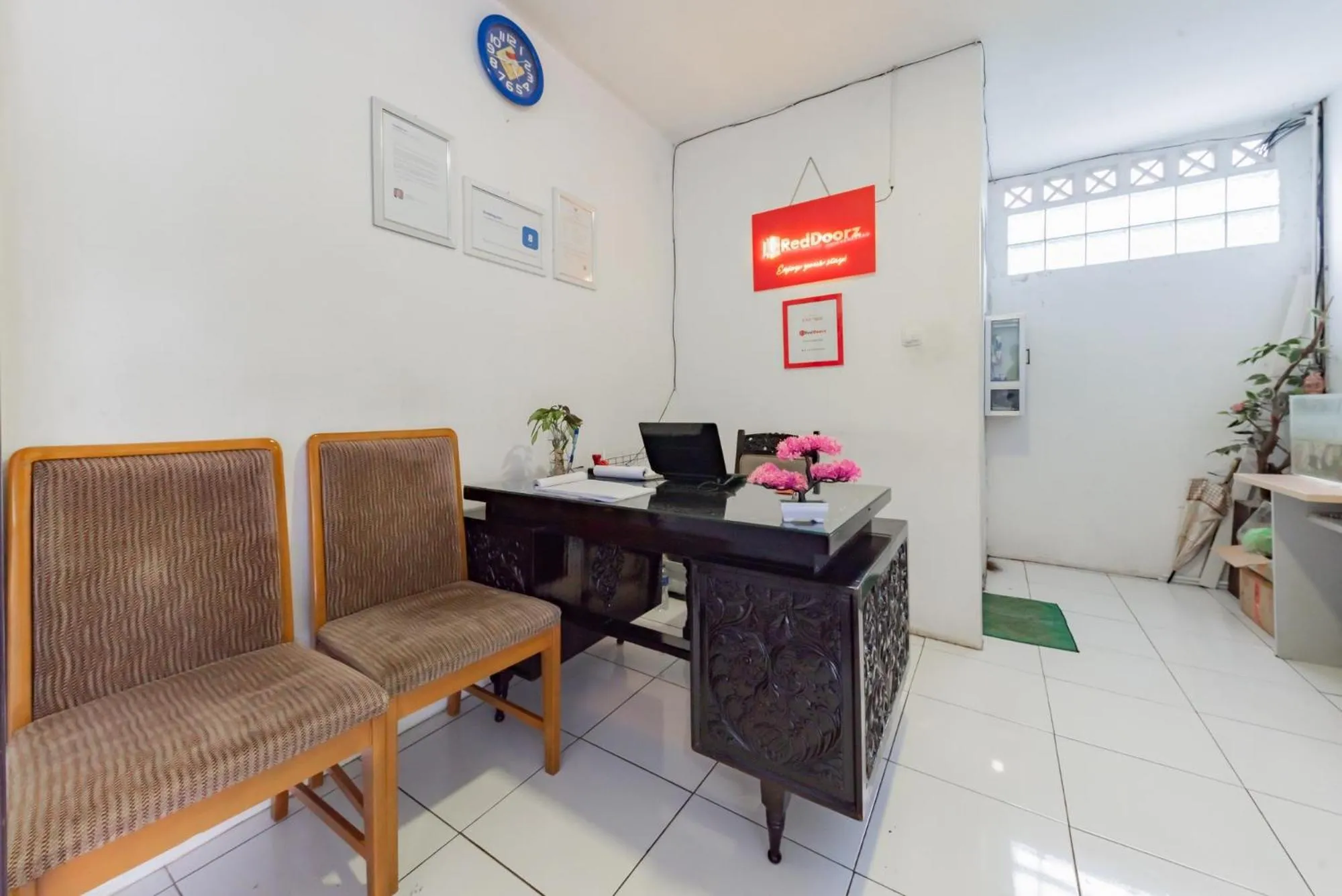 Property building in RedDoorz Syariah near RS Hermina Sukabumi