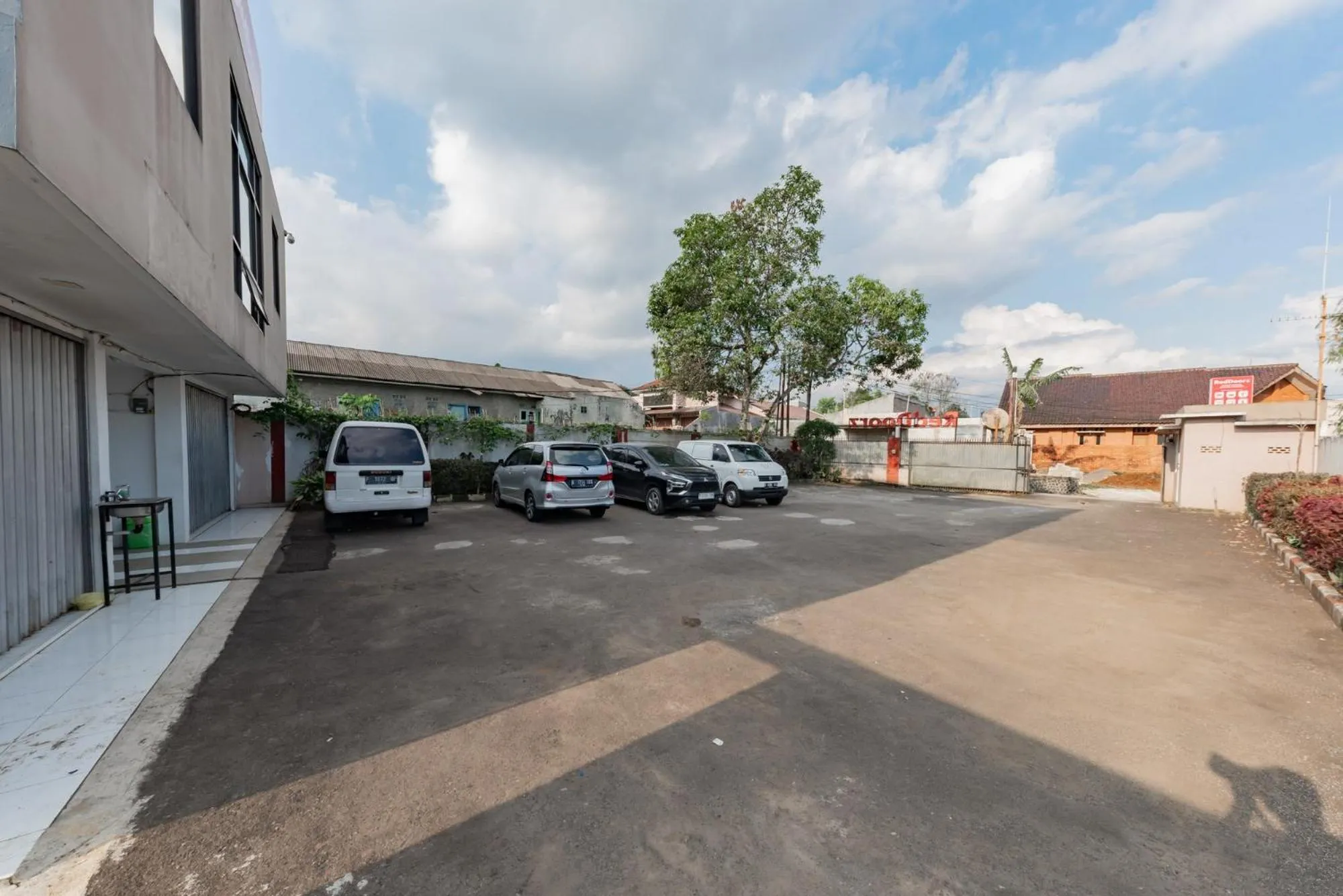Parking in RedDoorz Syariah near RS Hermina Sukabumi
