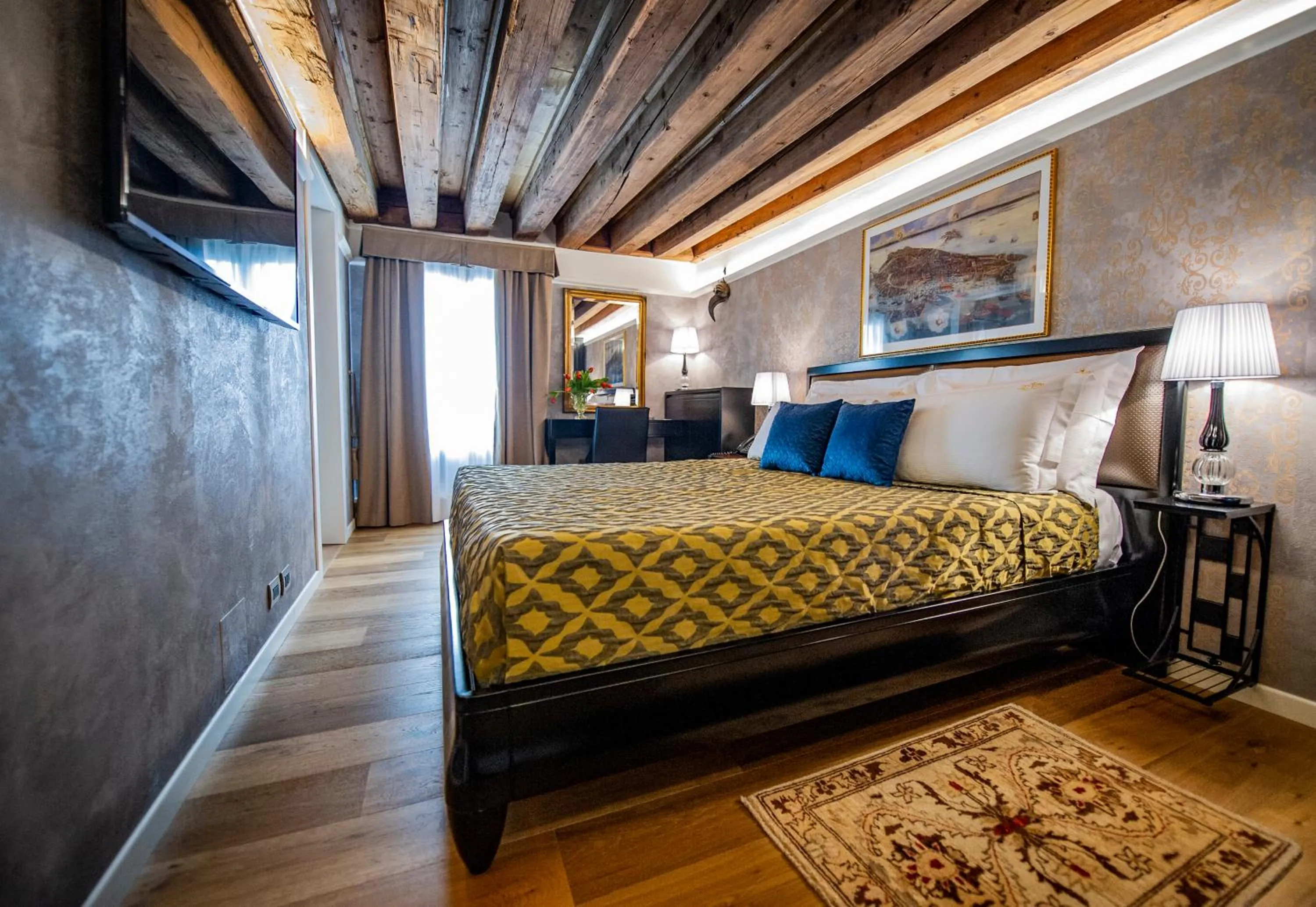 Photo of the whole room, Bed in EGO' Residence Venice