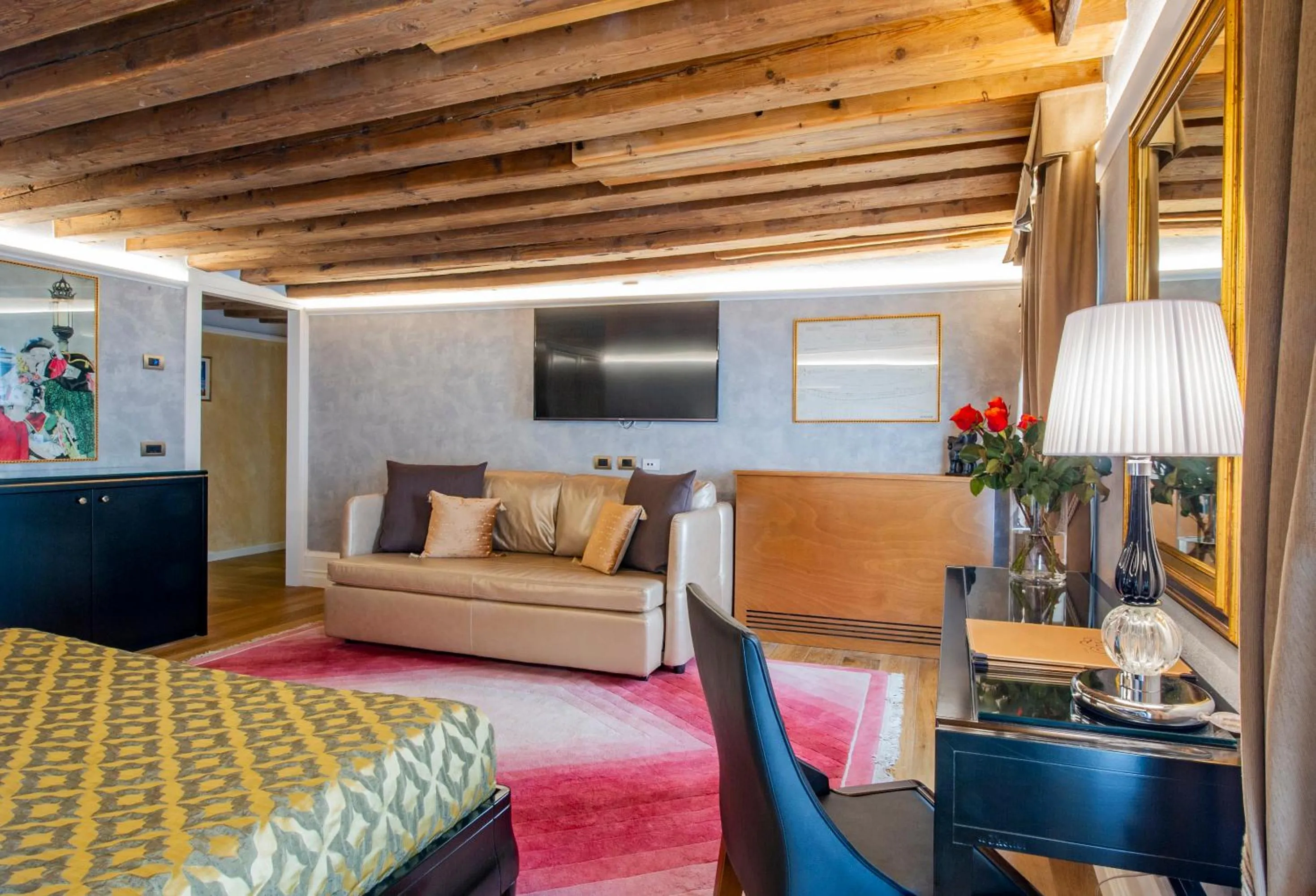 Photo of the whole room, Bed in EGO' Residence Venice