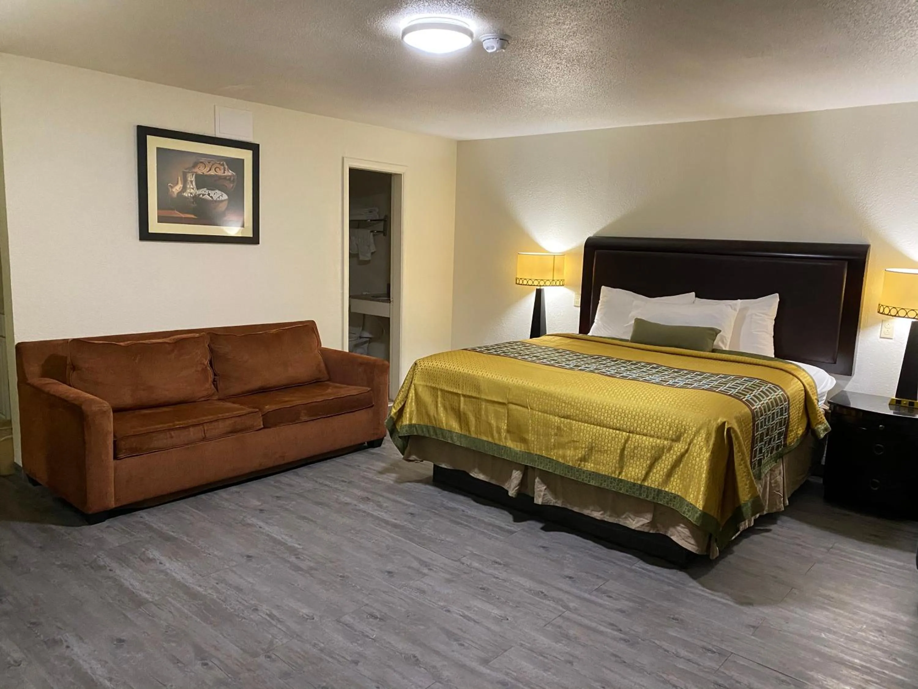 Bed in Palomino Motel