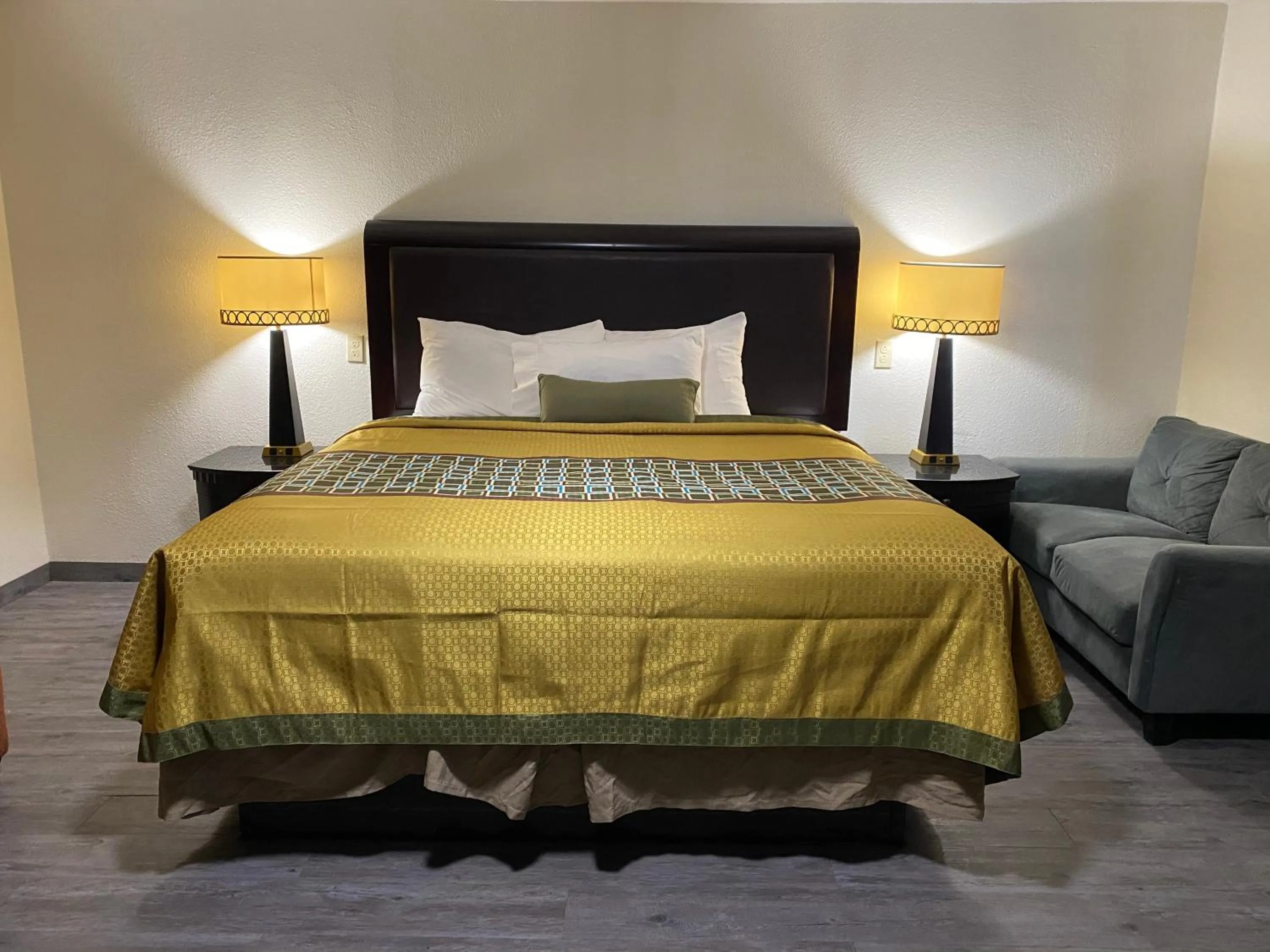 Bed in Palomino Motel