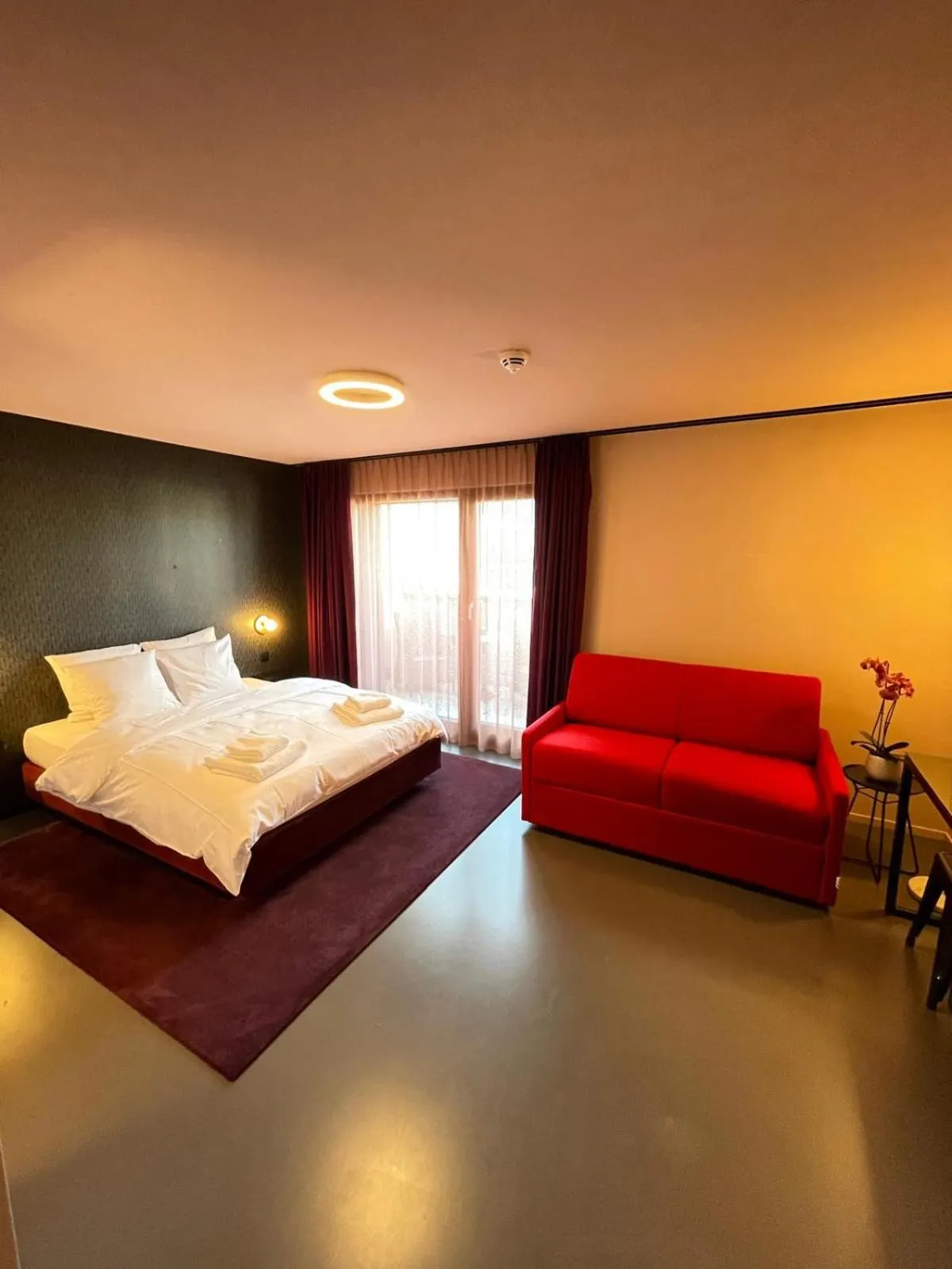 Bed in BLOOM Boutique Hotel & Lounge Basel